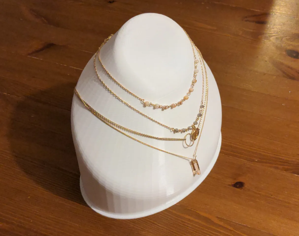 Necklace display sale bust