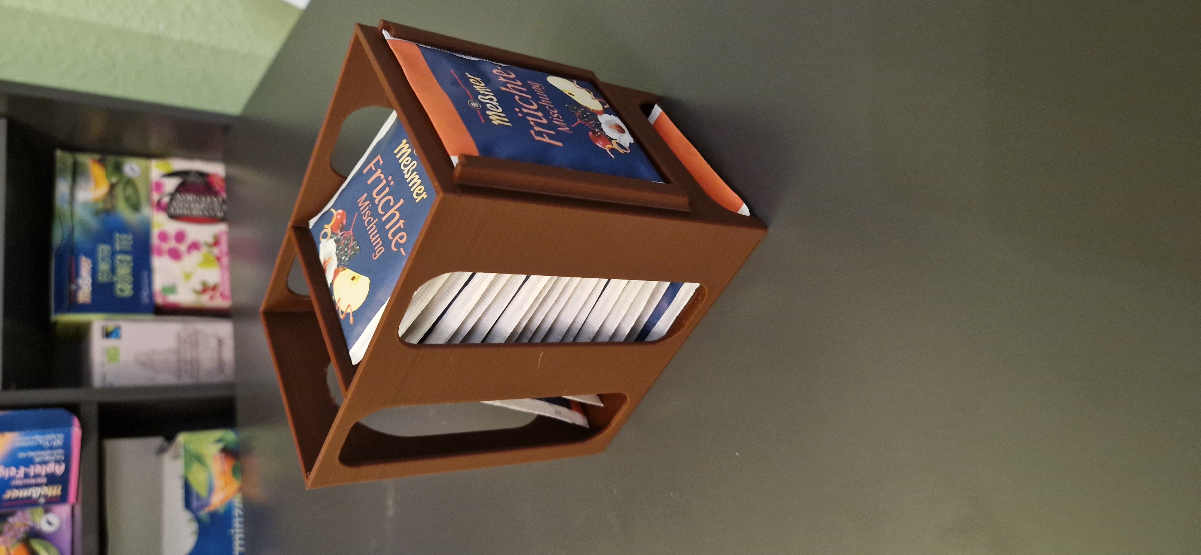 Miniatura 4 do modelo 3D Tea Storage for foldaway table