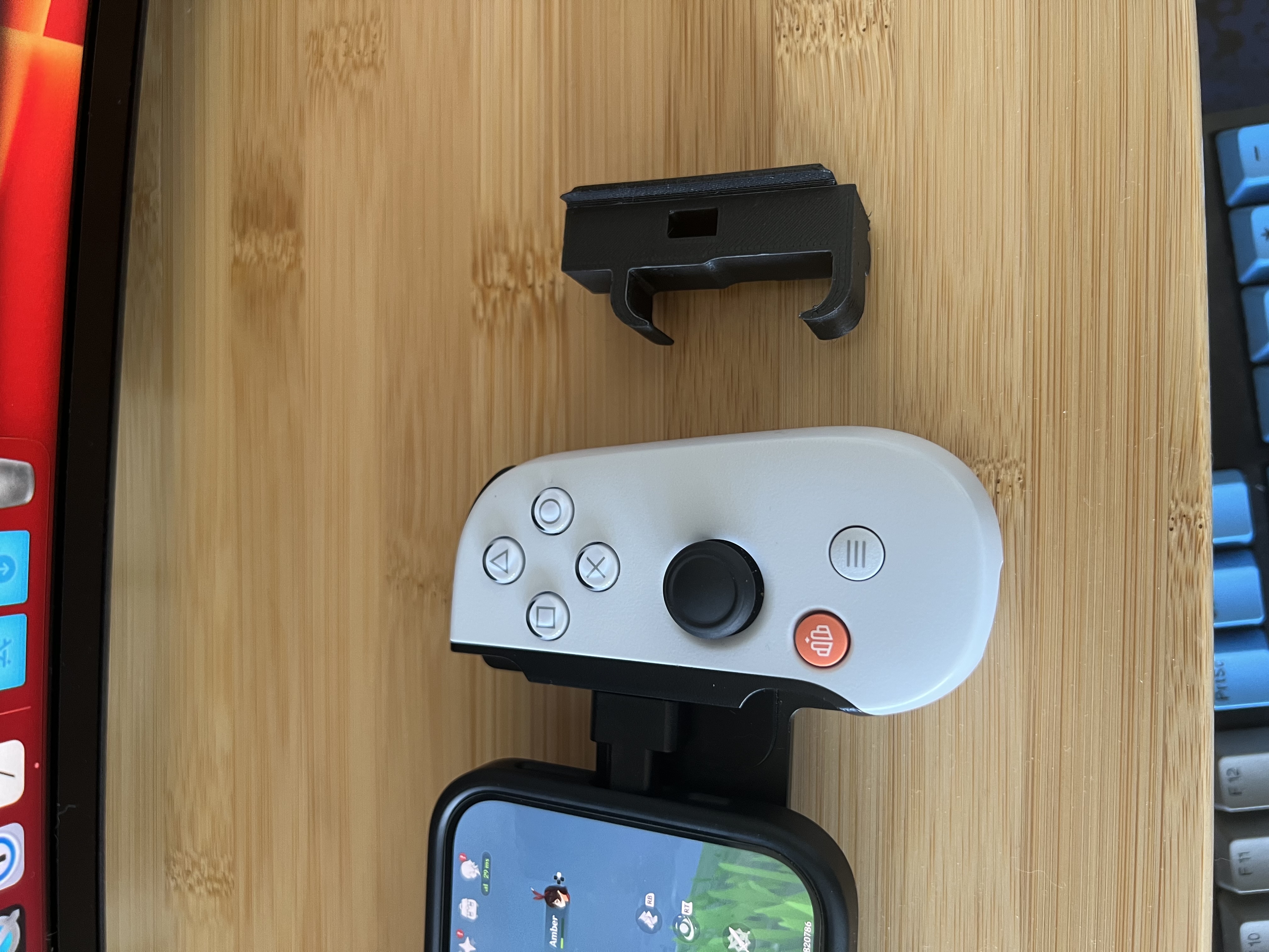 Miniatura 5 do modelo 3D Backbone controller adapter for lightning extender | iPhone version