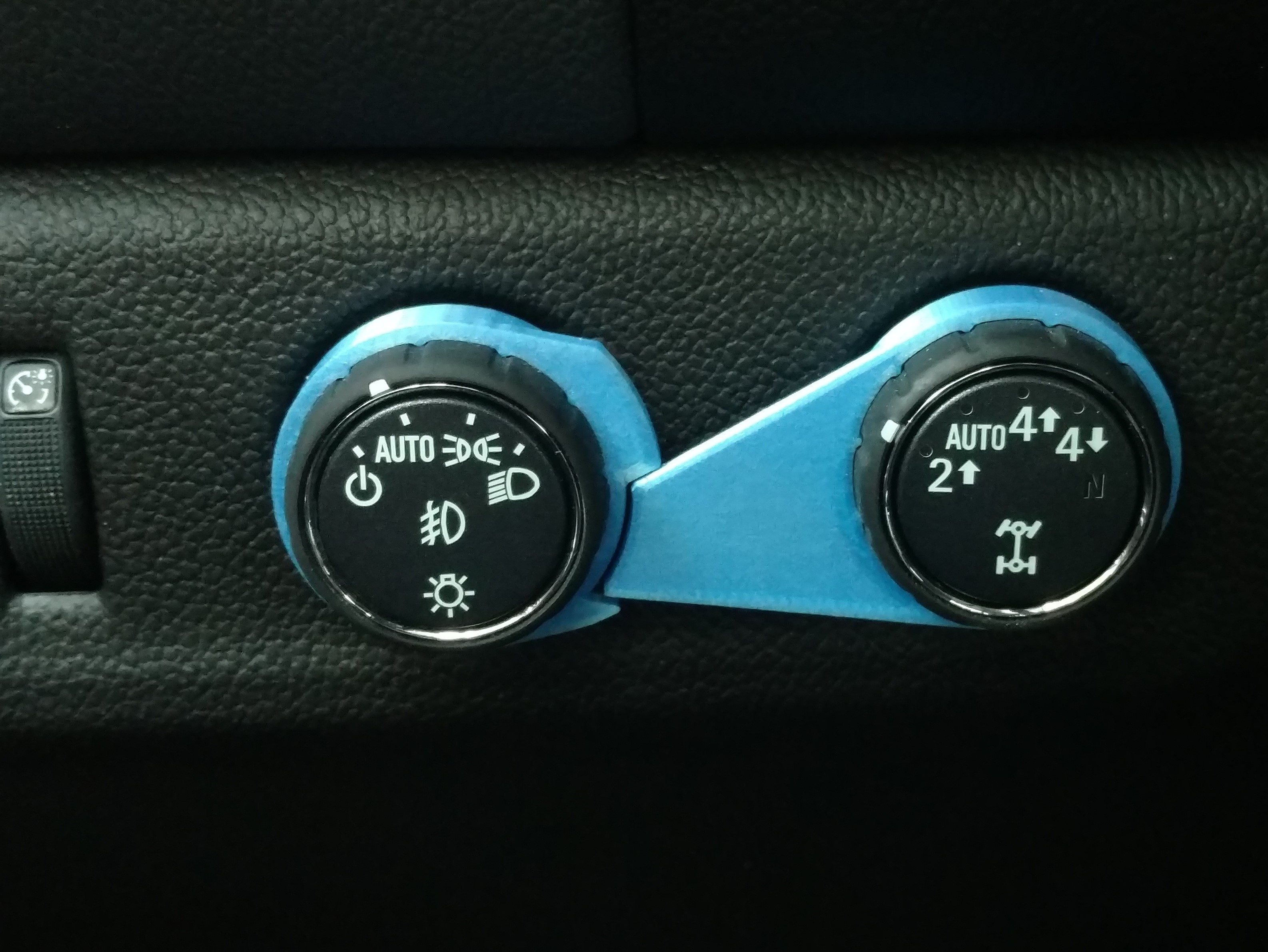 4X4 and Light Knob Lock for Chevy Colorado/GMC Canyon (v2)