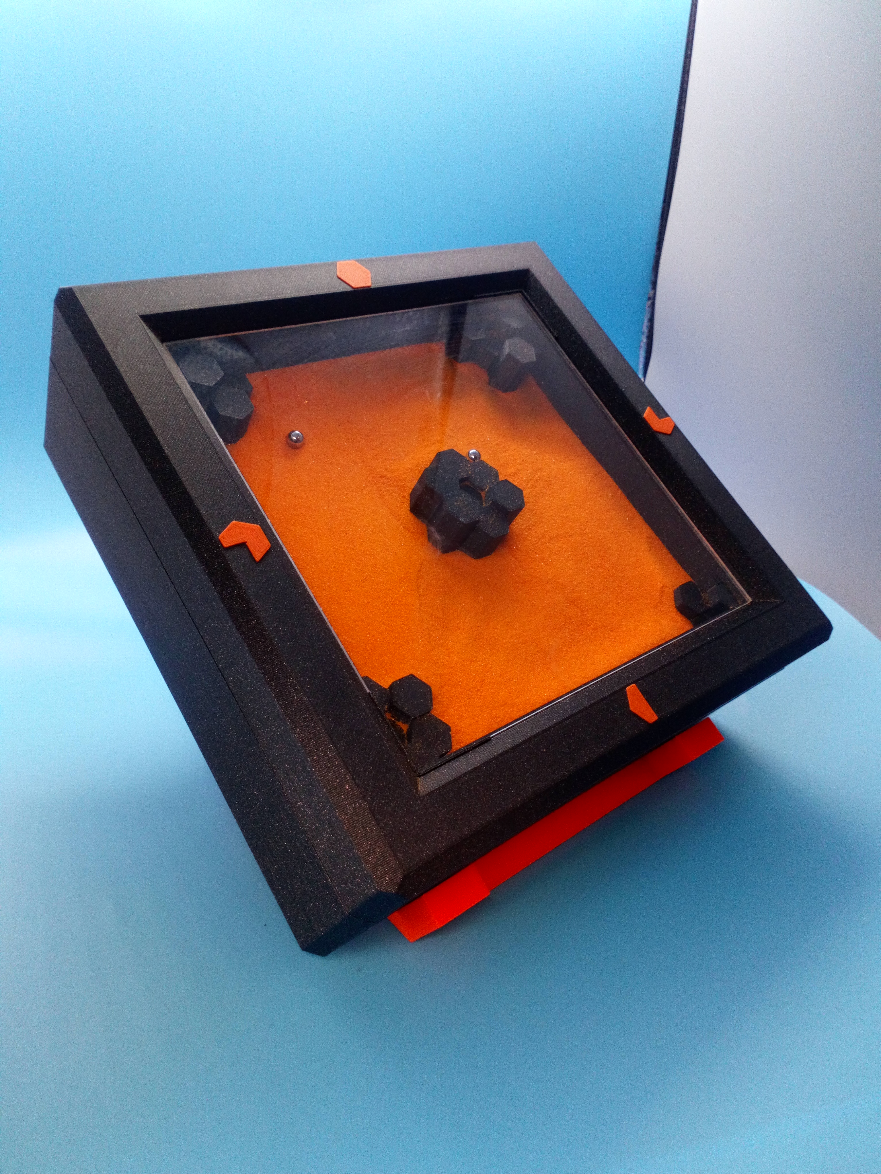 Miniatura 17 do modelo 3D The Makers Magnetic Sandy Clock