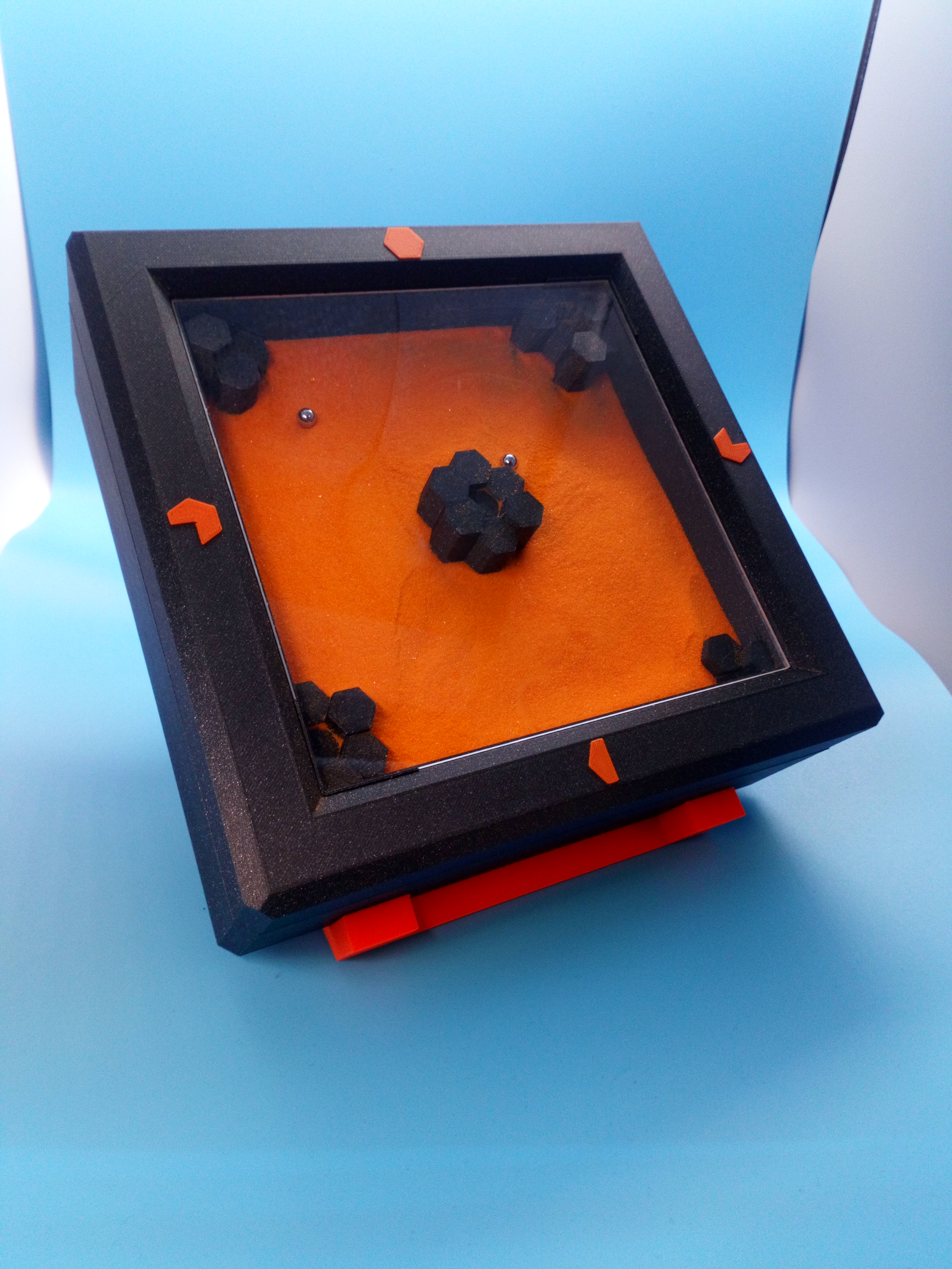 Miniatura 16 do modelo 3D The Makers Magnetic Sandy Clock