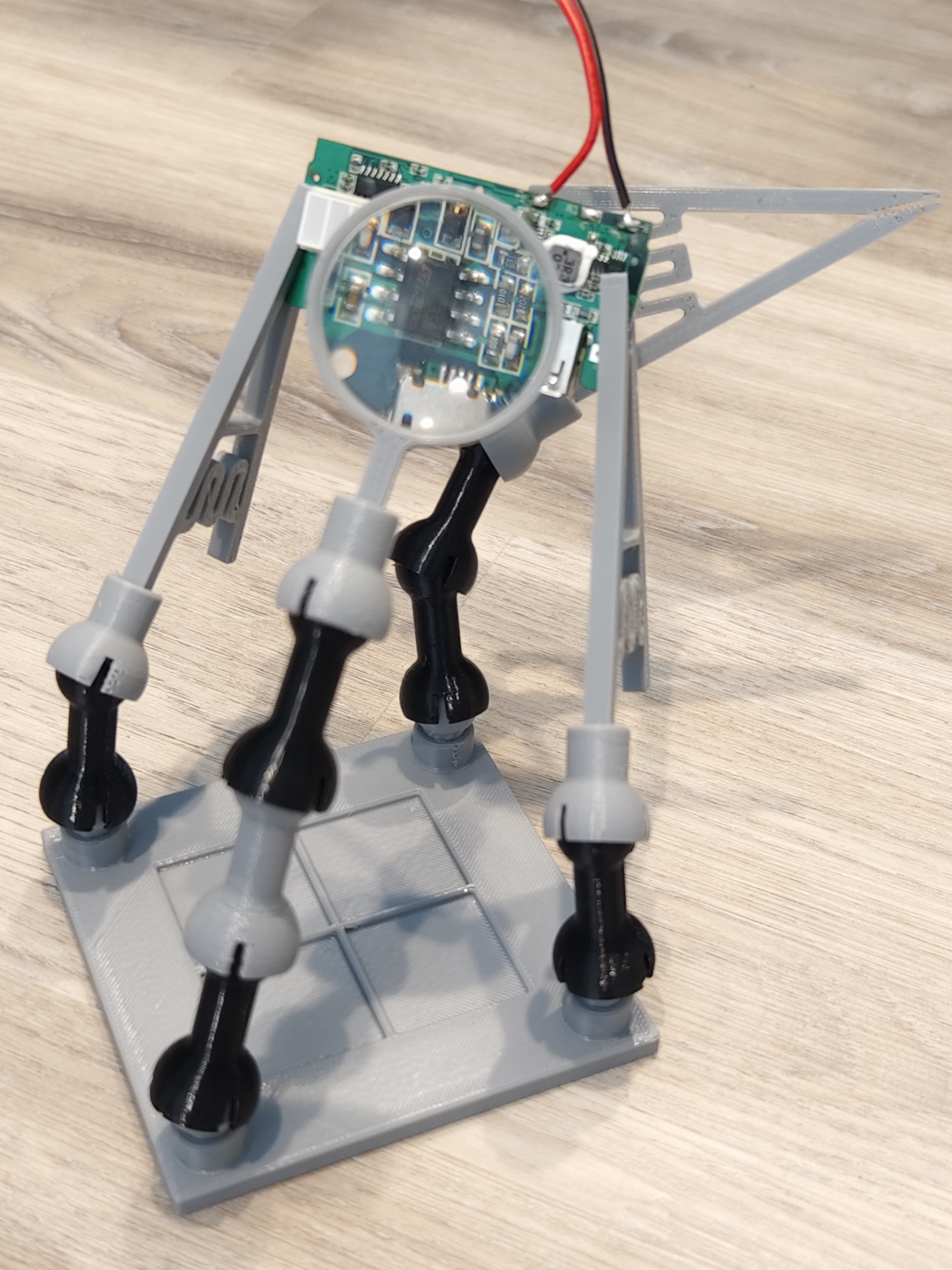 soldering helping third hands