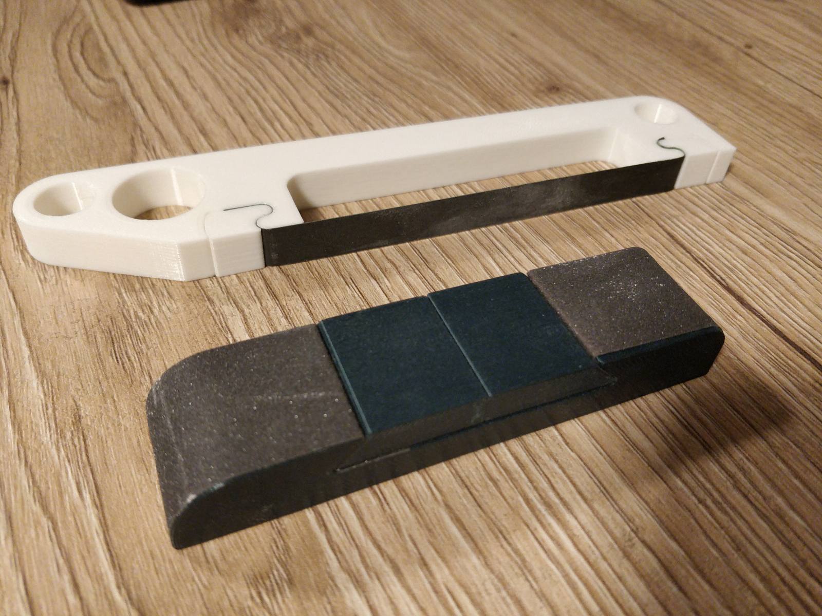 Sandpaper holder, seam sander