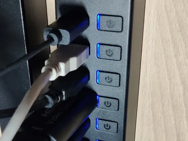 Jeswo USB Hub Bracket