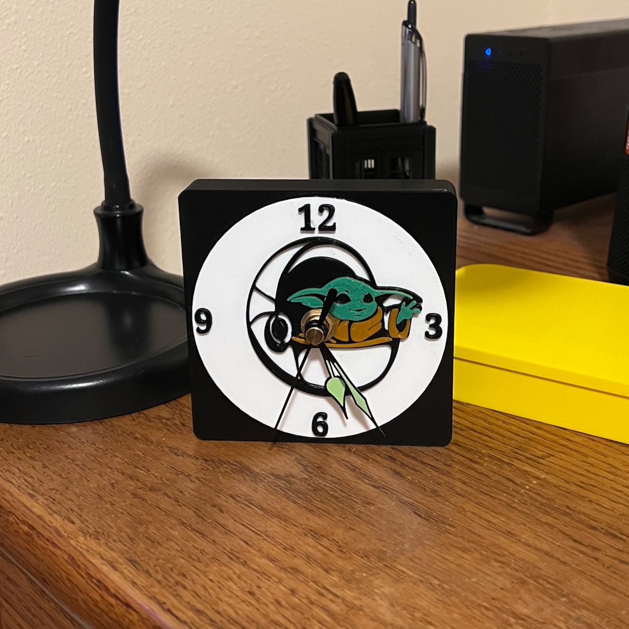 Grogu (a.k.a. Baby Yoda) clock by Jake Download free STL model