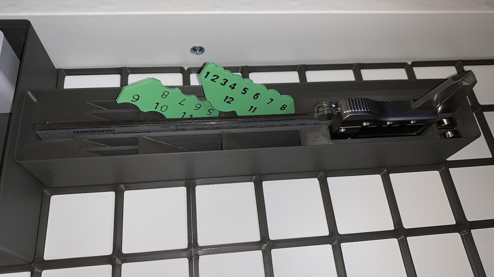 Miniatura 2 do modelo 3D Gridfinity Caliper Bin