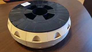 Magnetic organizer with spools