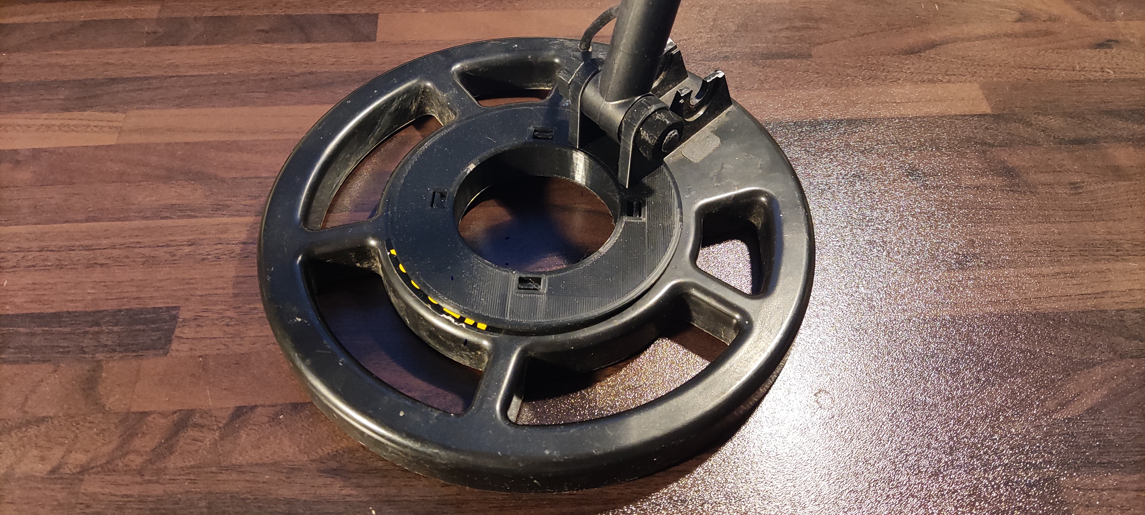 Metal detector connection adapter