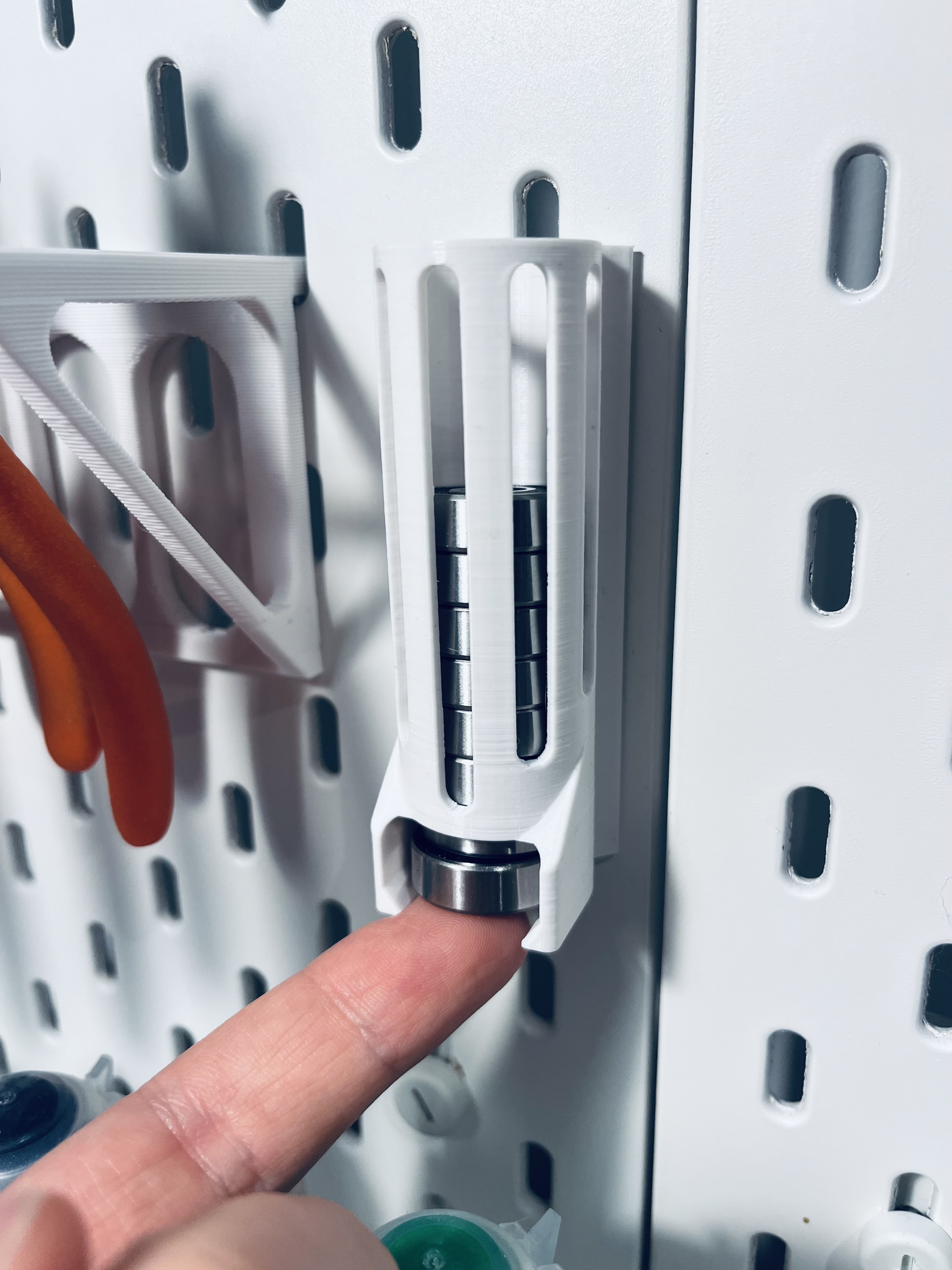 IKEA Skadis- 608 bearings dispenser- no supports