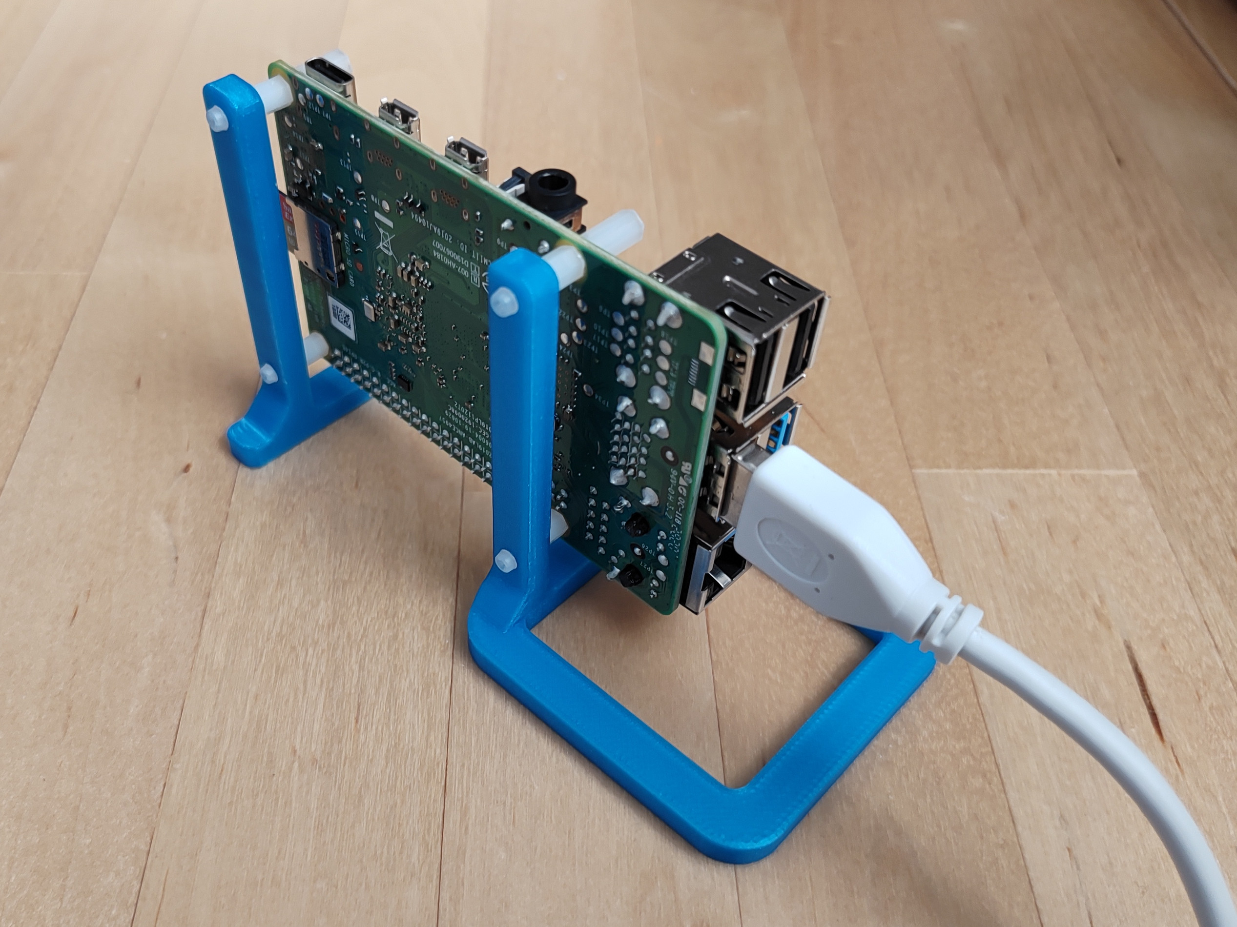 Raspberry Pi 4 vertical stand by wavexx | Download free STL model ...