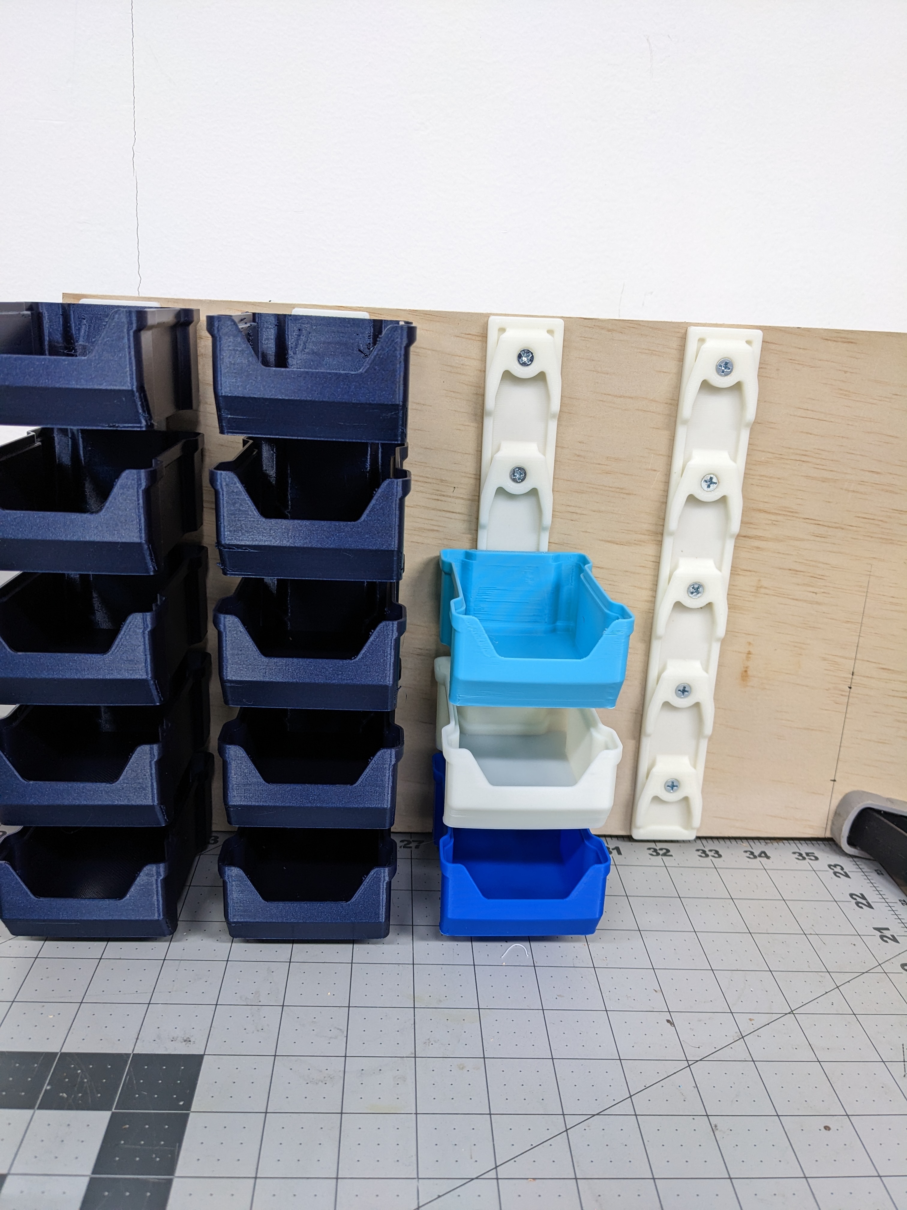 Miniatura 3 do modelo 3D Stackable Wall Mount Storage Boxes