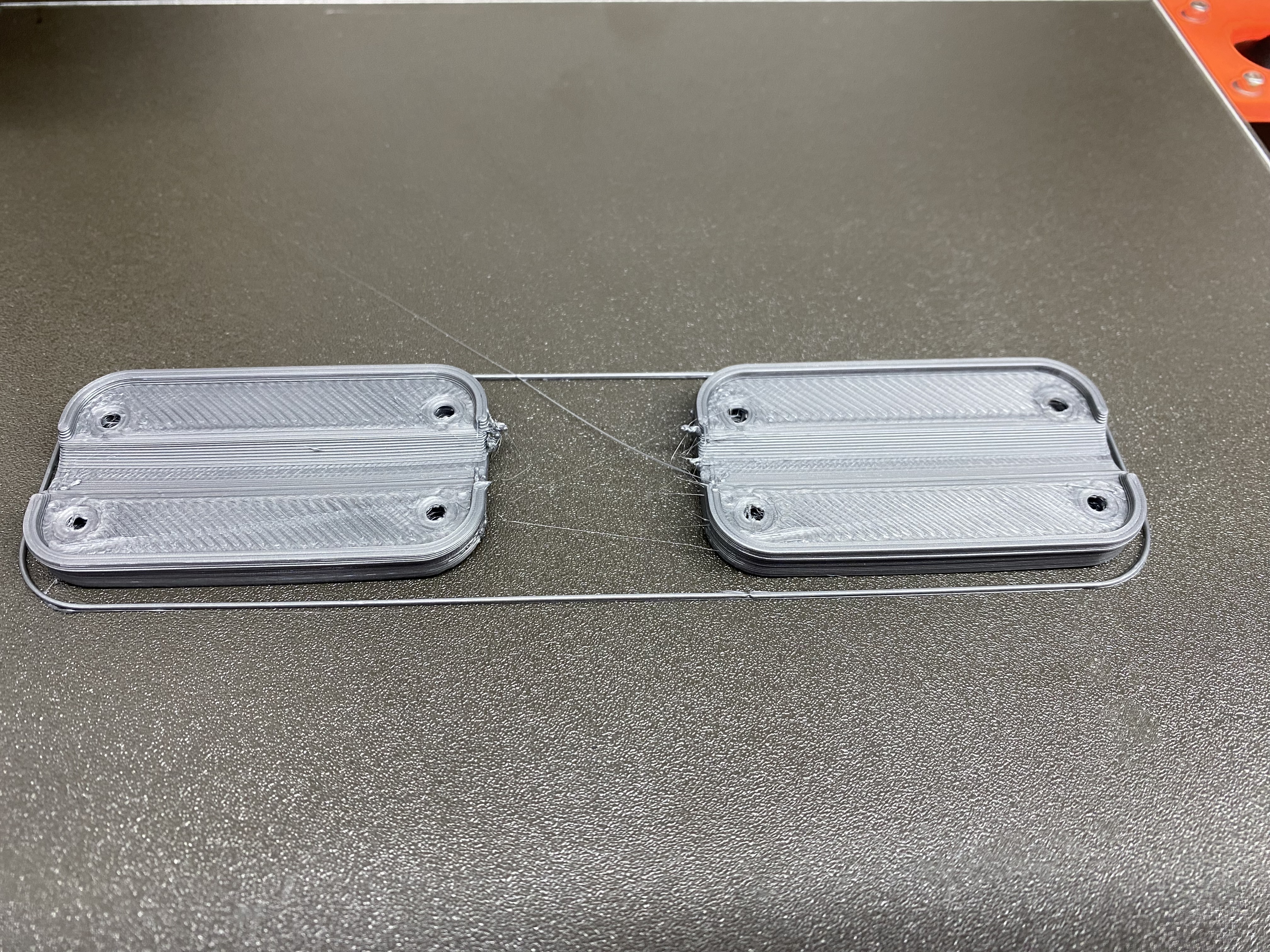 Miniatura 4 do modelo 3D Igloo Cooler Hinge TPU