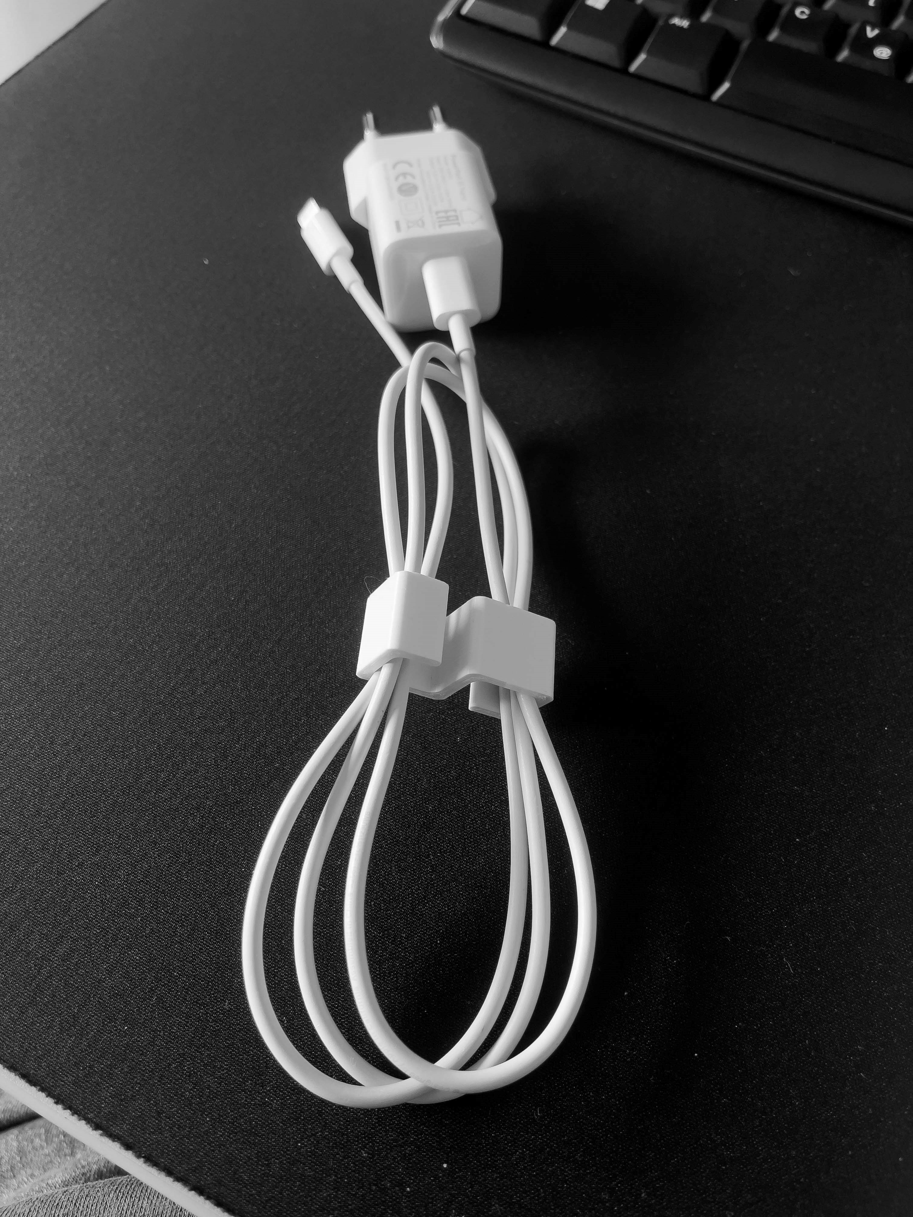 SShaped Cable Clip Organizer by Matteo Pascale Download free STL