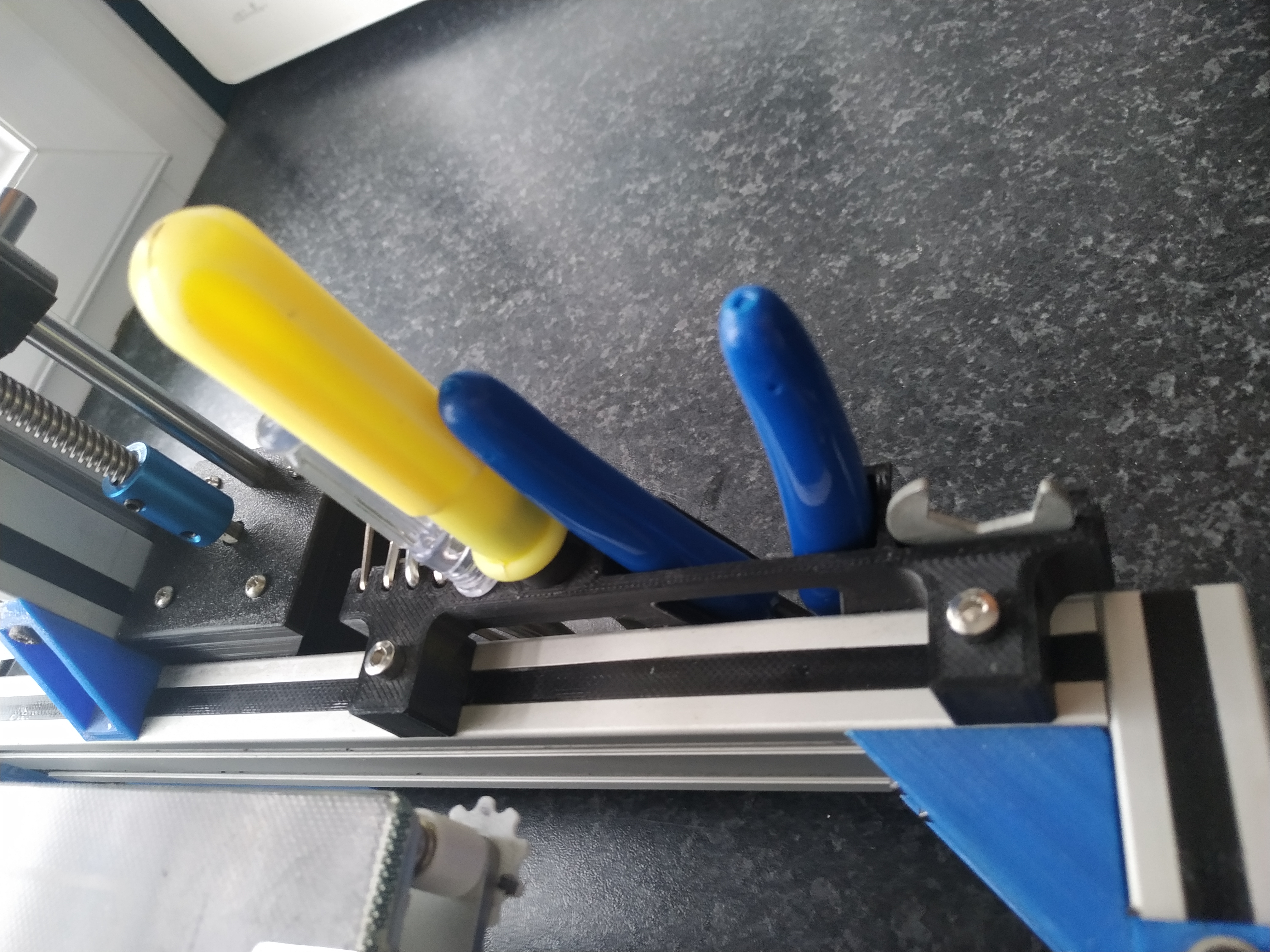 Miniatura 2 do modelo 3D 3D PRINTER TOOLS HOLDER