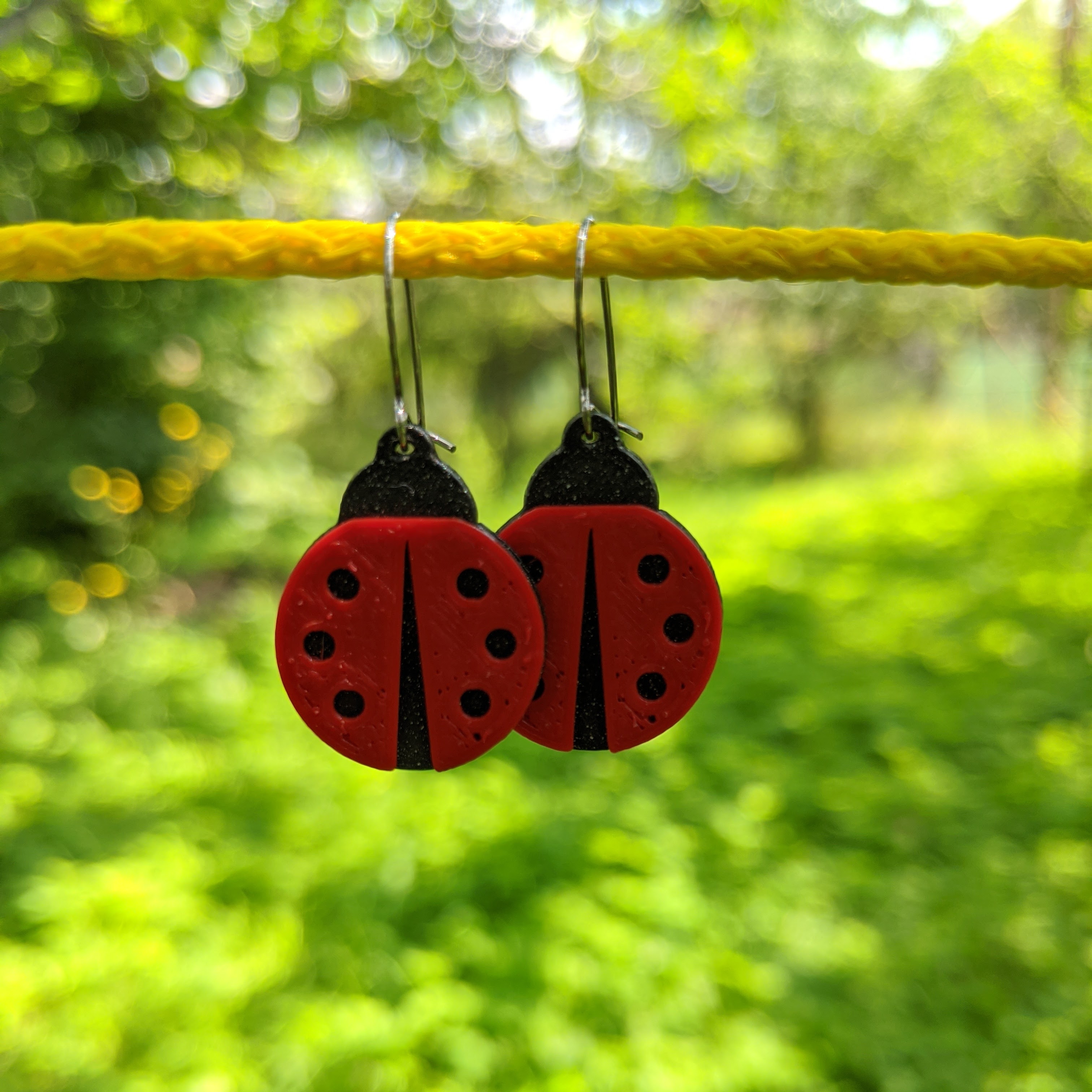 Miniatura 2 do modelo 3D Ladybug Earrings
