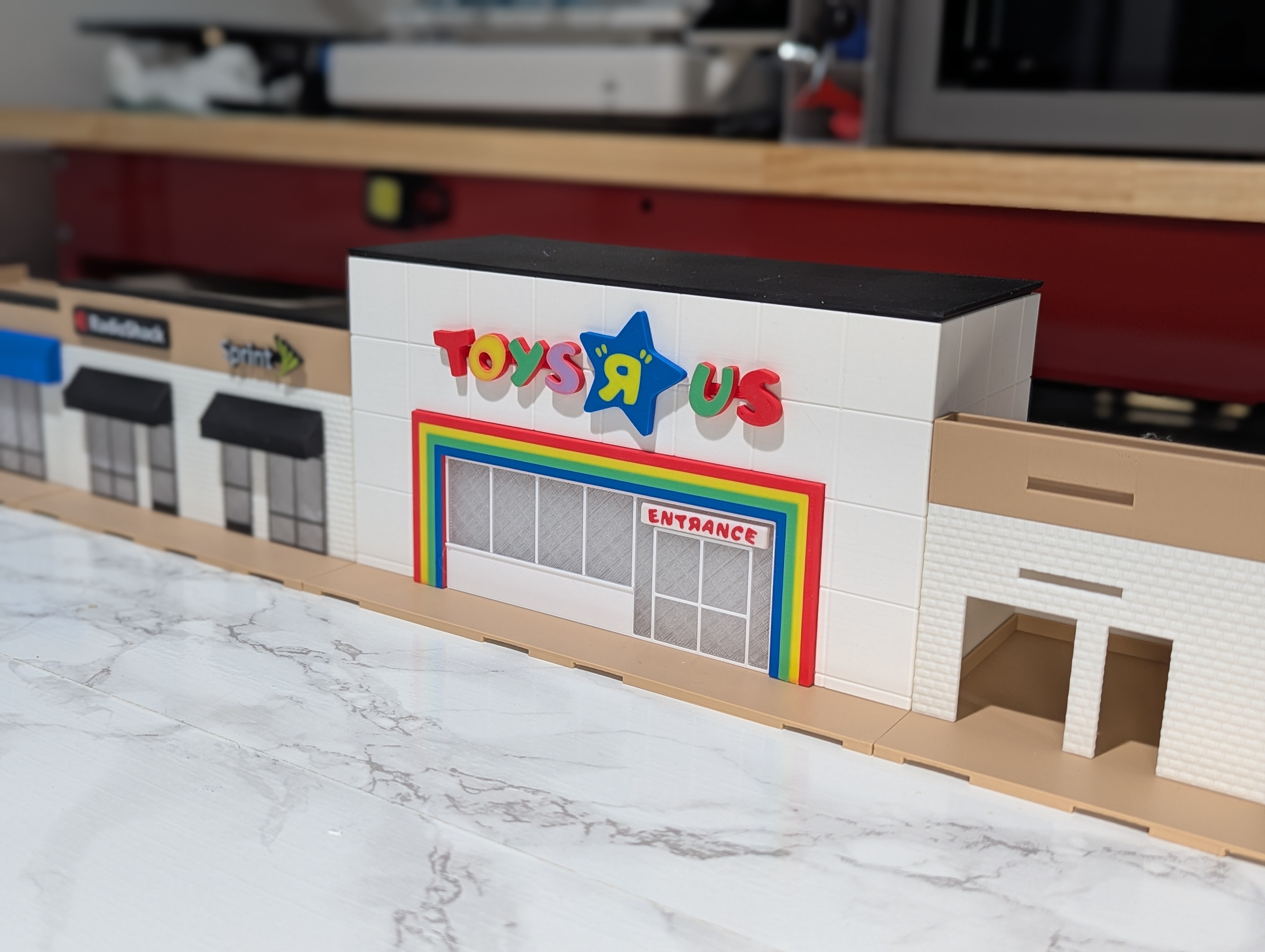 Toys R Us Model Set - 1:64 Scale Diorama — thumbnail 3