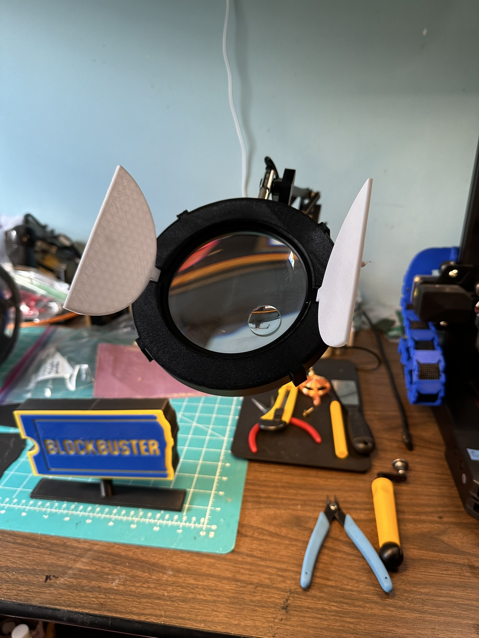 Lighted Magnifier Shield — miniatura 2
