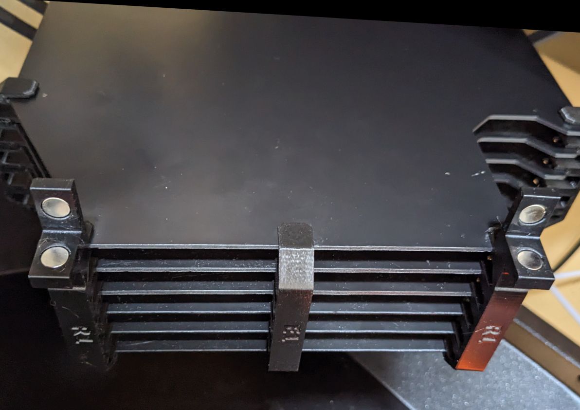 CoreOne MMU3 Buffer Bottom Supports 8x3 magnet Remix