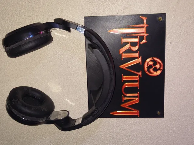 Trivium Headphone Holder (Wall Mounted)