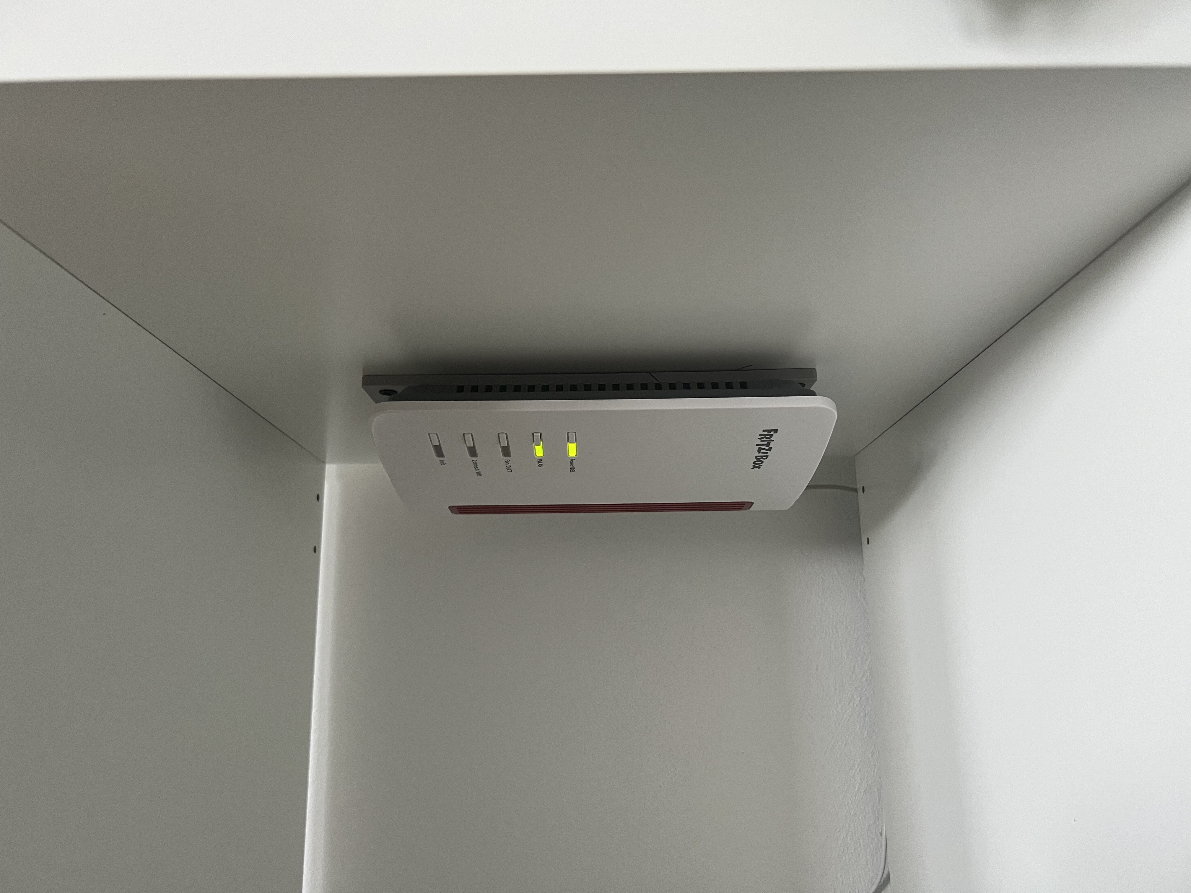FRITZ!Box 7510 Cupboard Mount