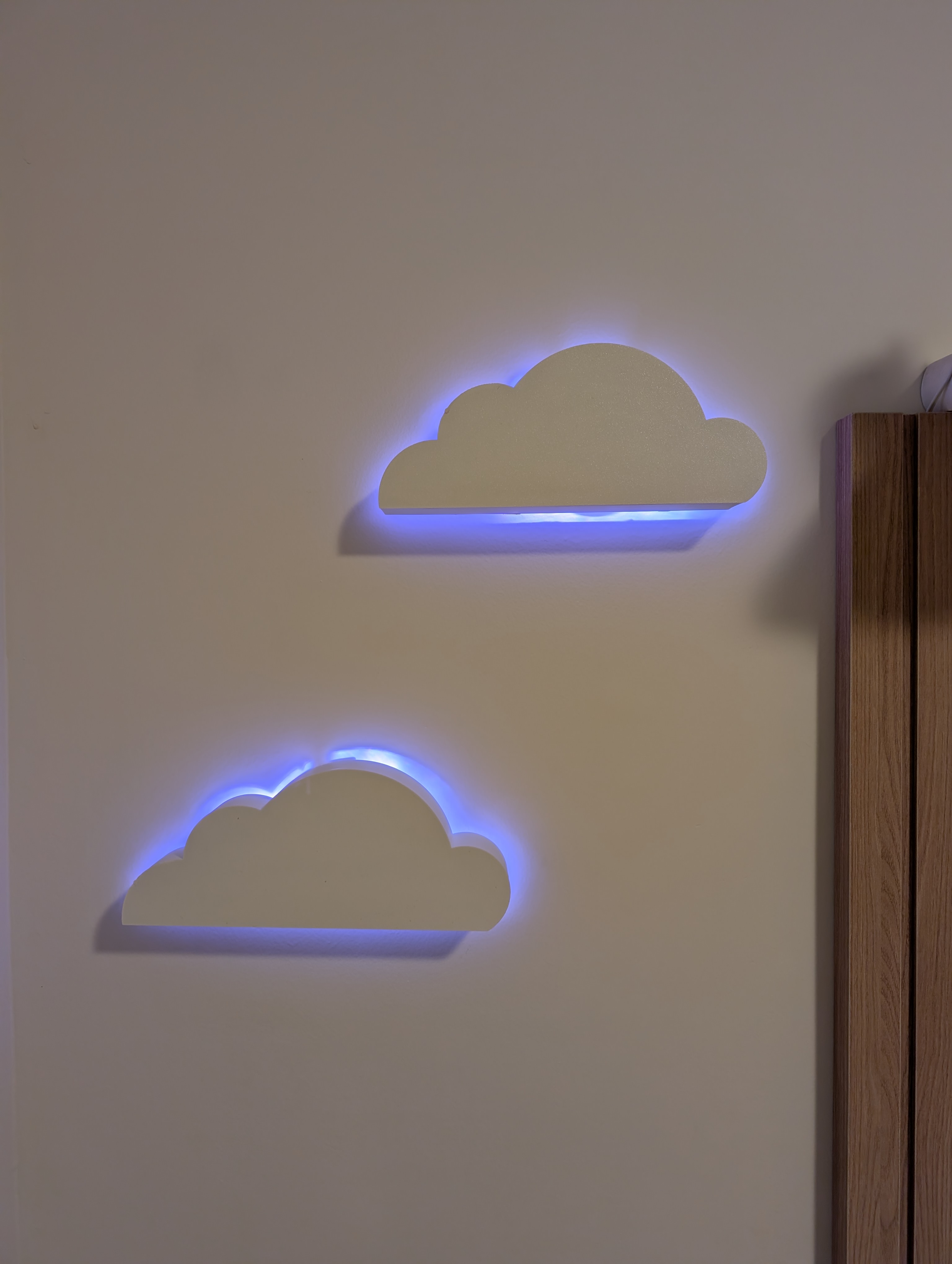Cloud shaped wall light — thumbnail 5