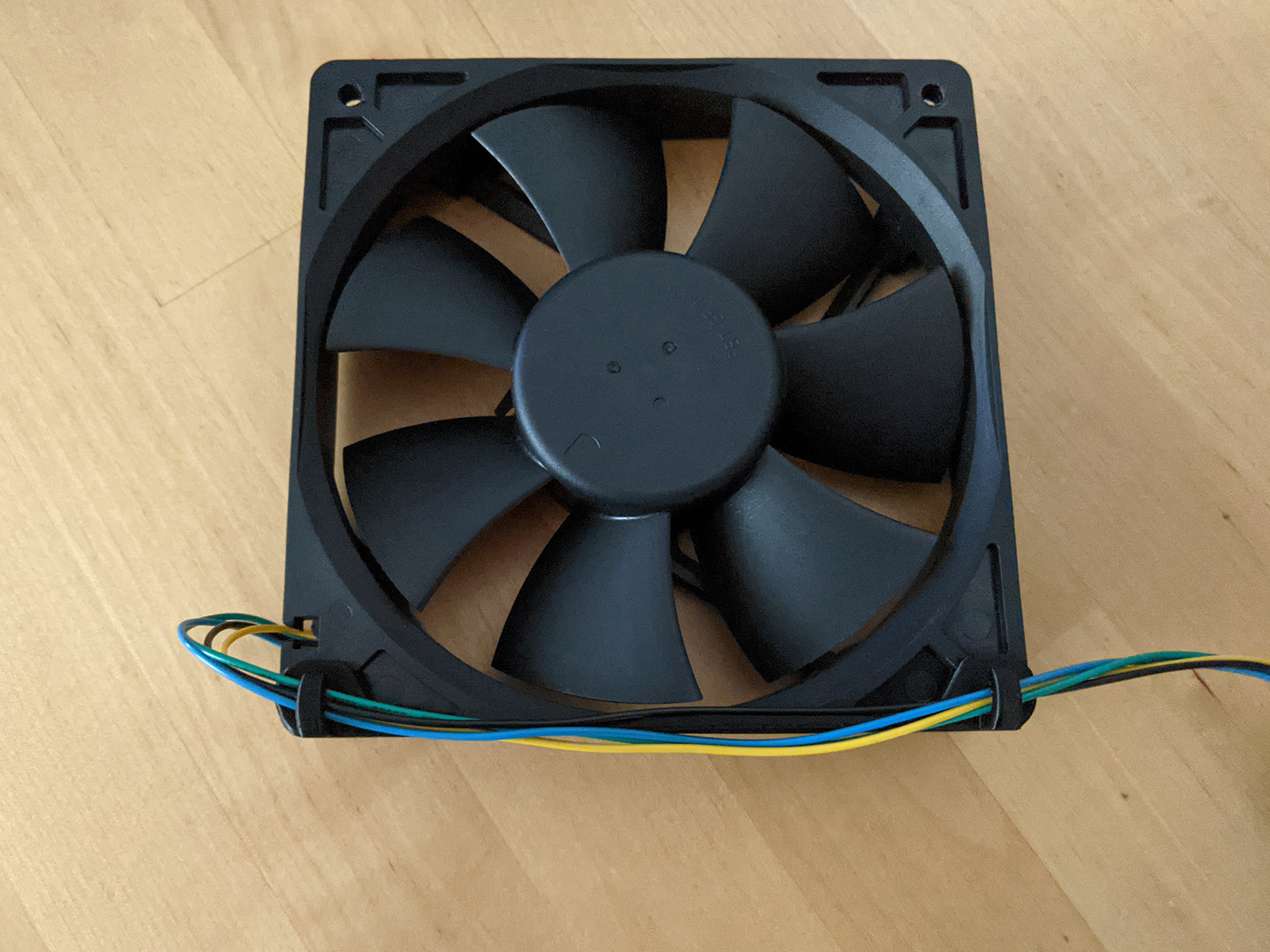 Cable guide / clip / holder for 92, 120 and 140 mm PC fans