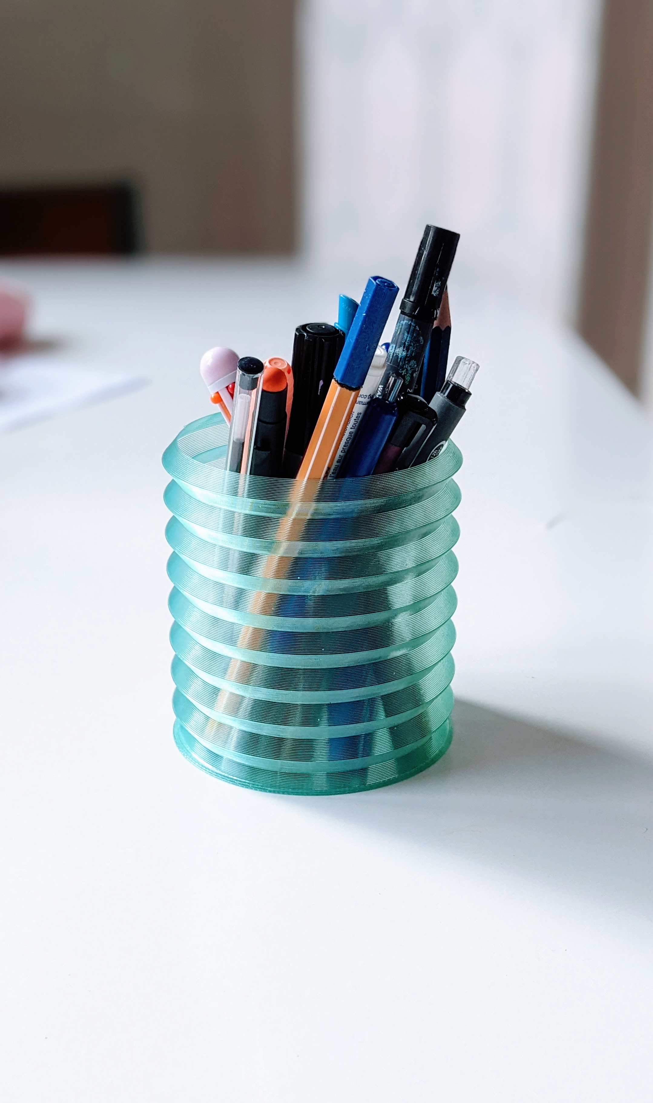 ⊲ Pencil vase ⊳