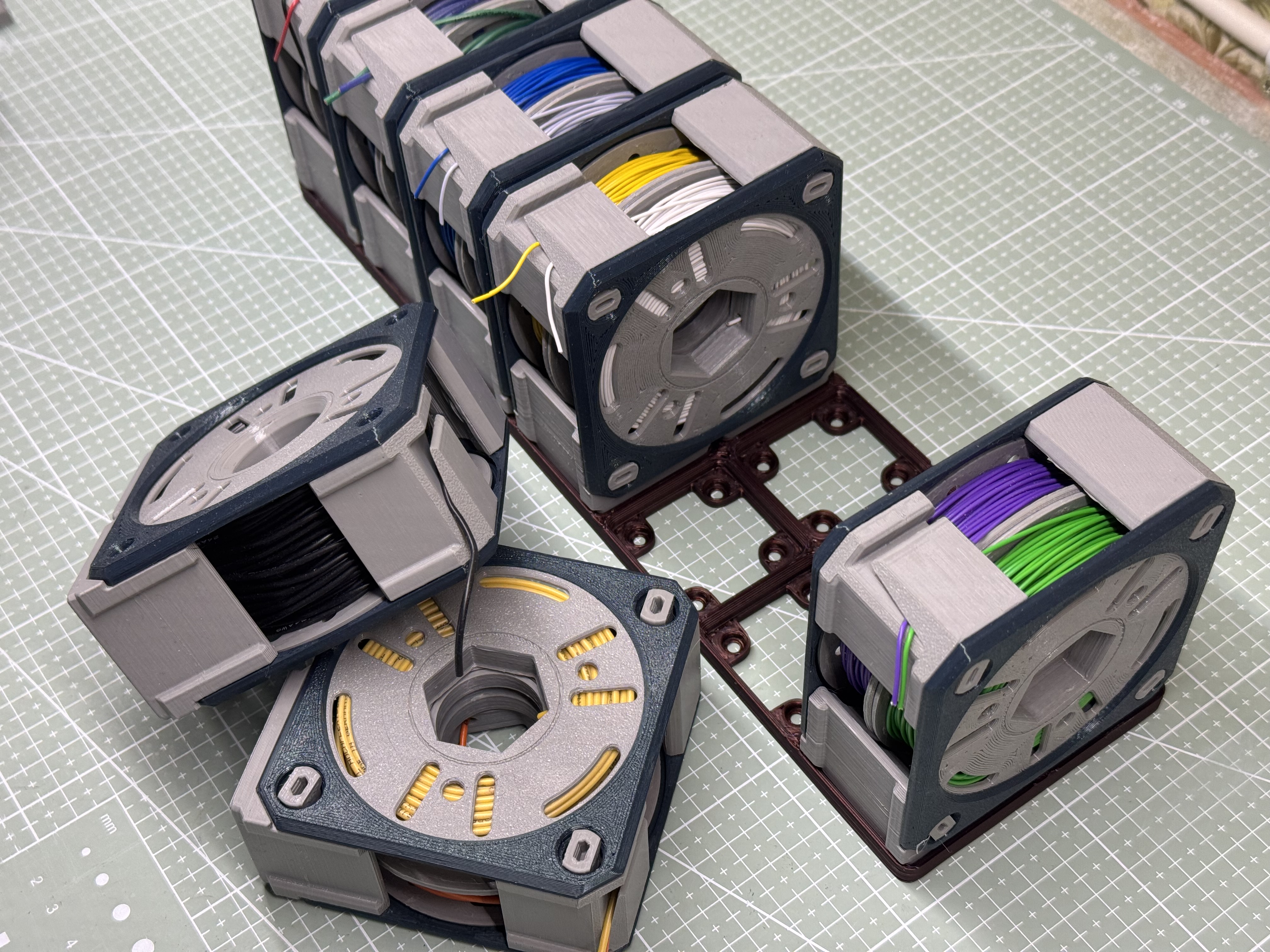 Miniatura 7 do modelo 3D Cable Spool Holder Gridfinity