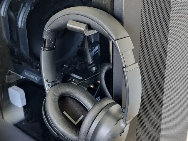 Lian Li Lancool 2 Mesh Headphone Hook