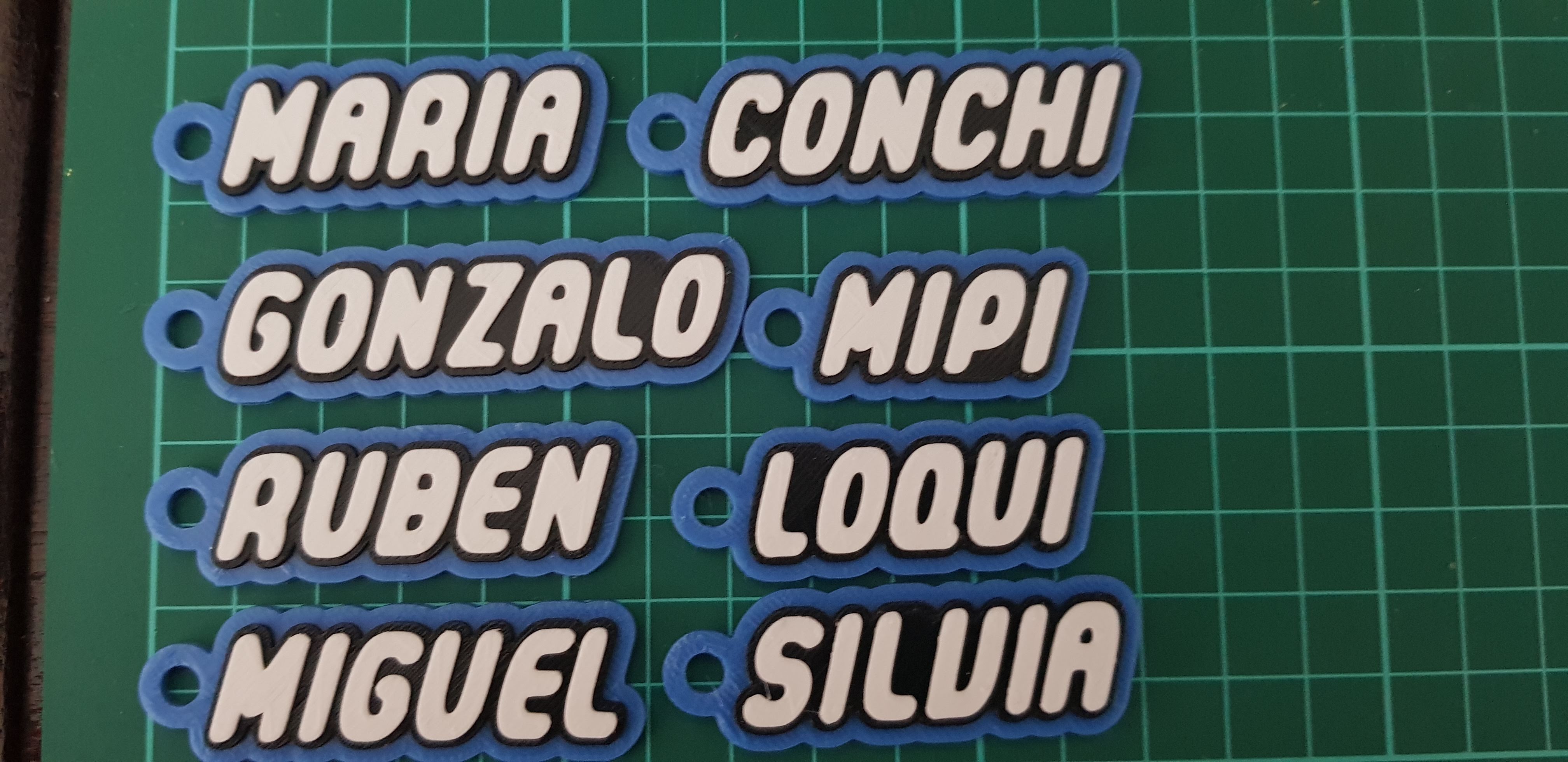 Keychain Name Aire, Alla, Alma, Andros, Anton, Avril, Conchi, Dante, Gini, Gonzalo, Heber, Iria, Jorge, Lucia, Loqui, Mario, Mipi, Miguel, Monica, Noemi, Paloma, Solvia, Susana, Tiago, Valeria, Xurxo