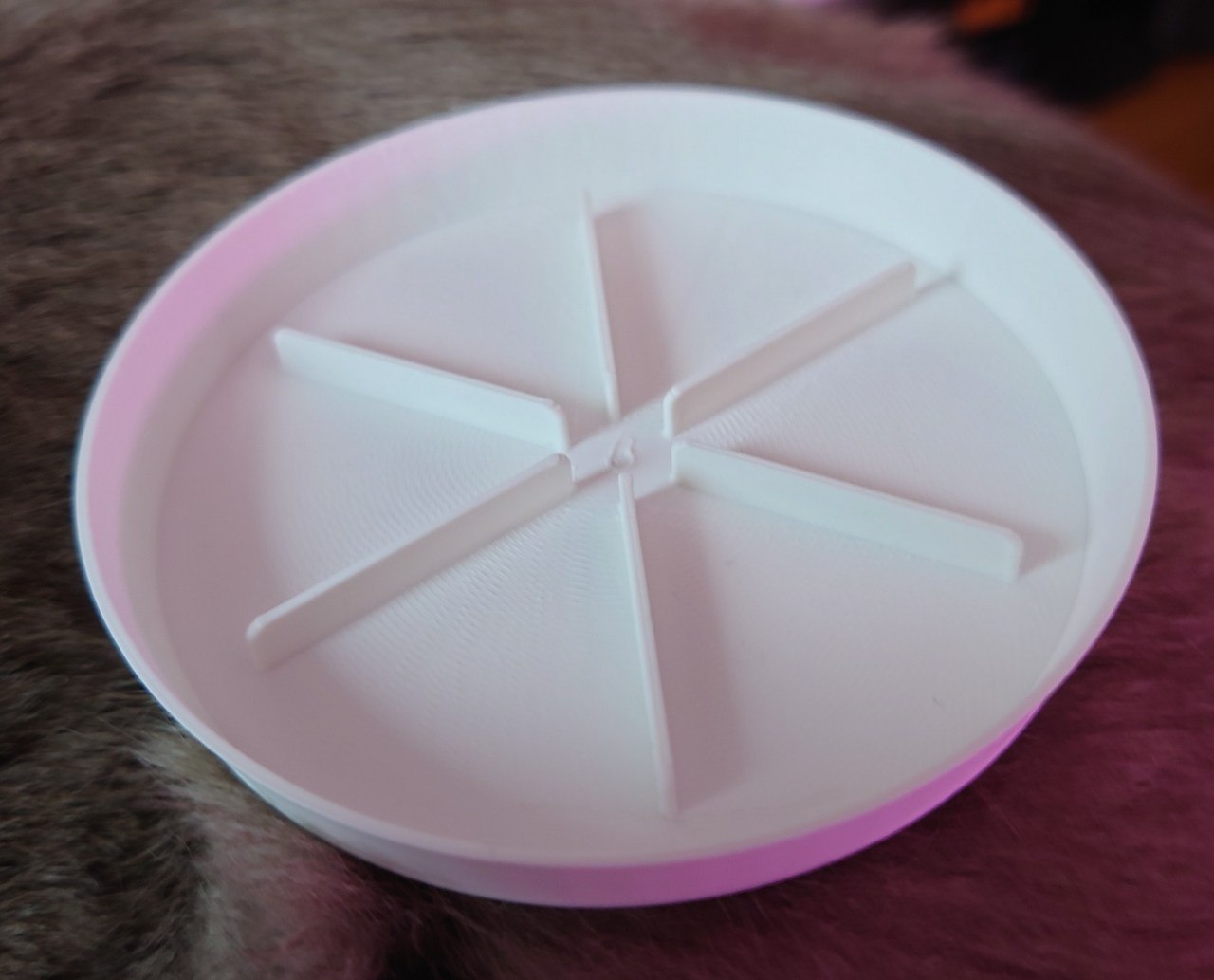 Simple plant pot saucer