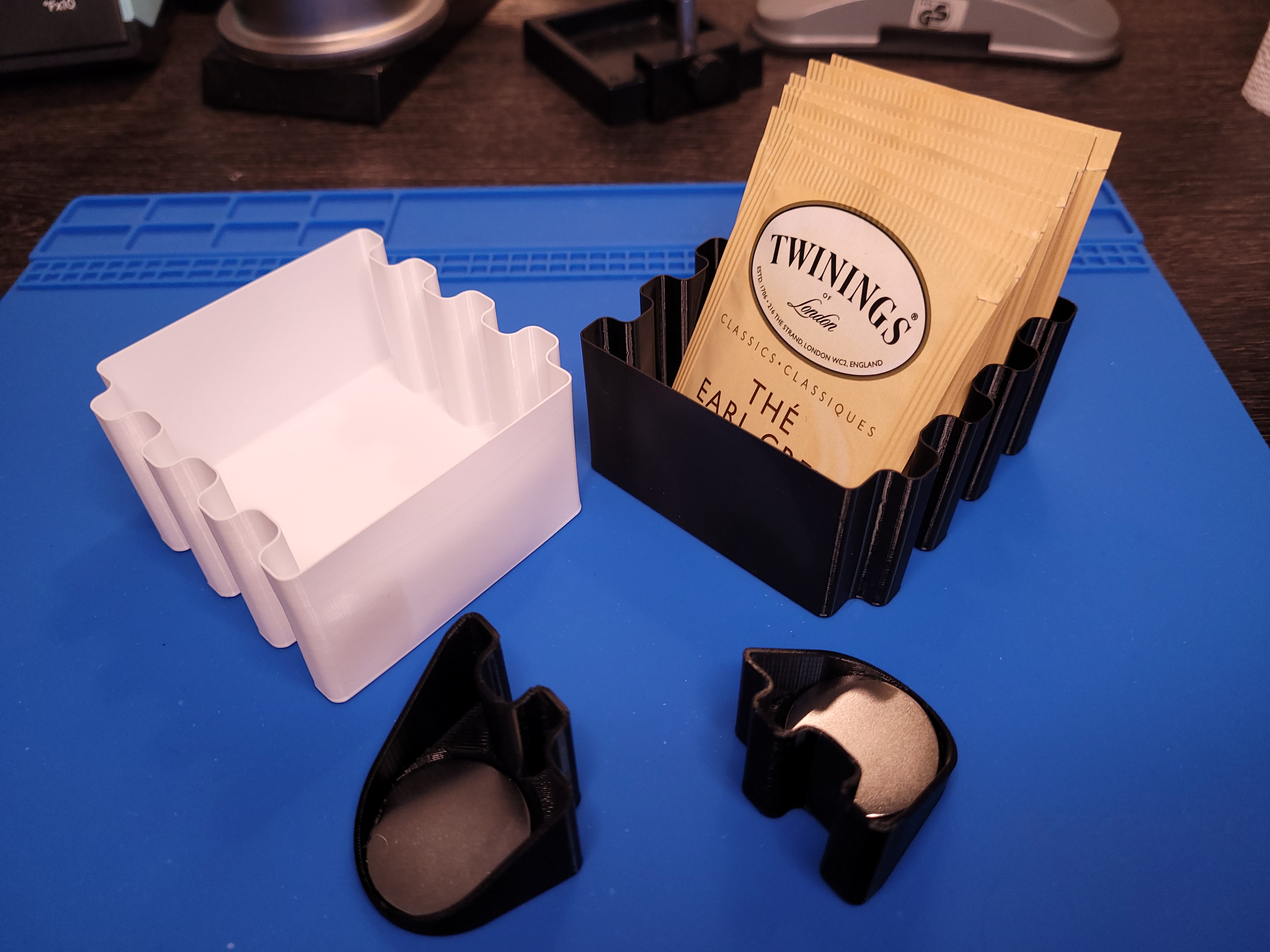 Modular Interlocking Tea Organizer With Magnetic End Supports (Parametric)