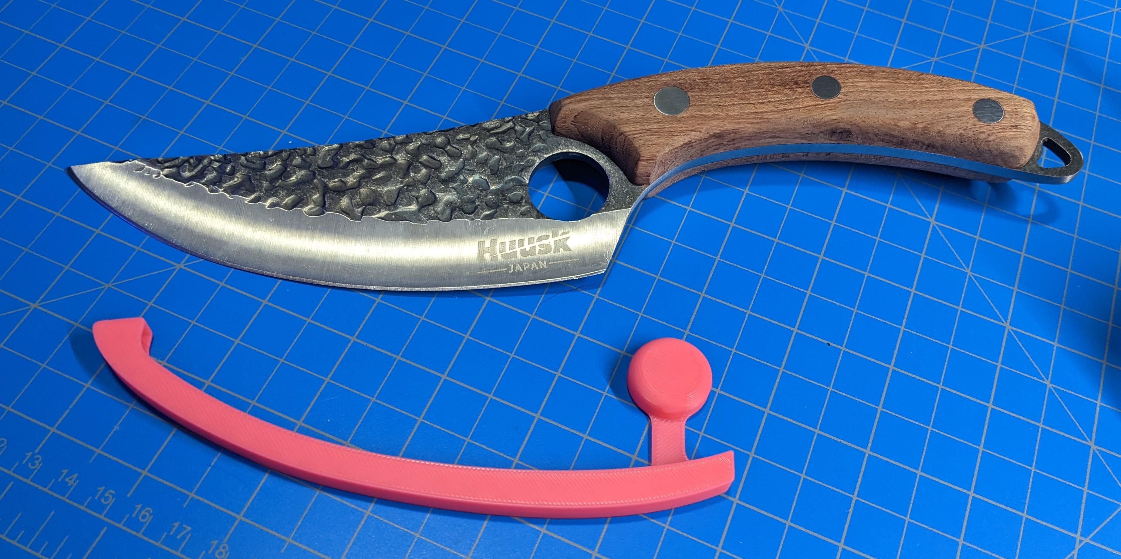 Huusk Chef's Knife Sheath by Chadam Download free STL model