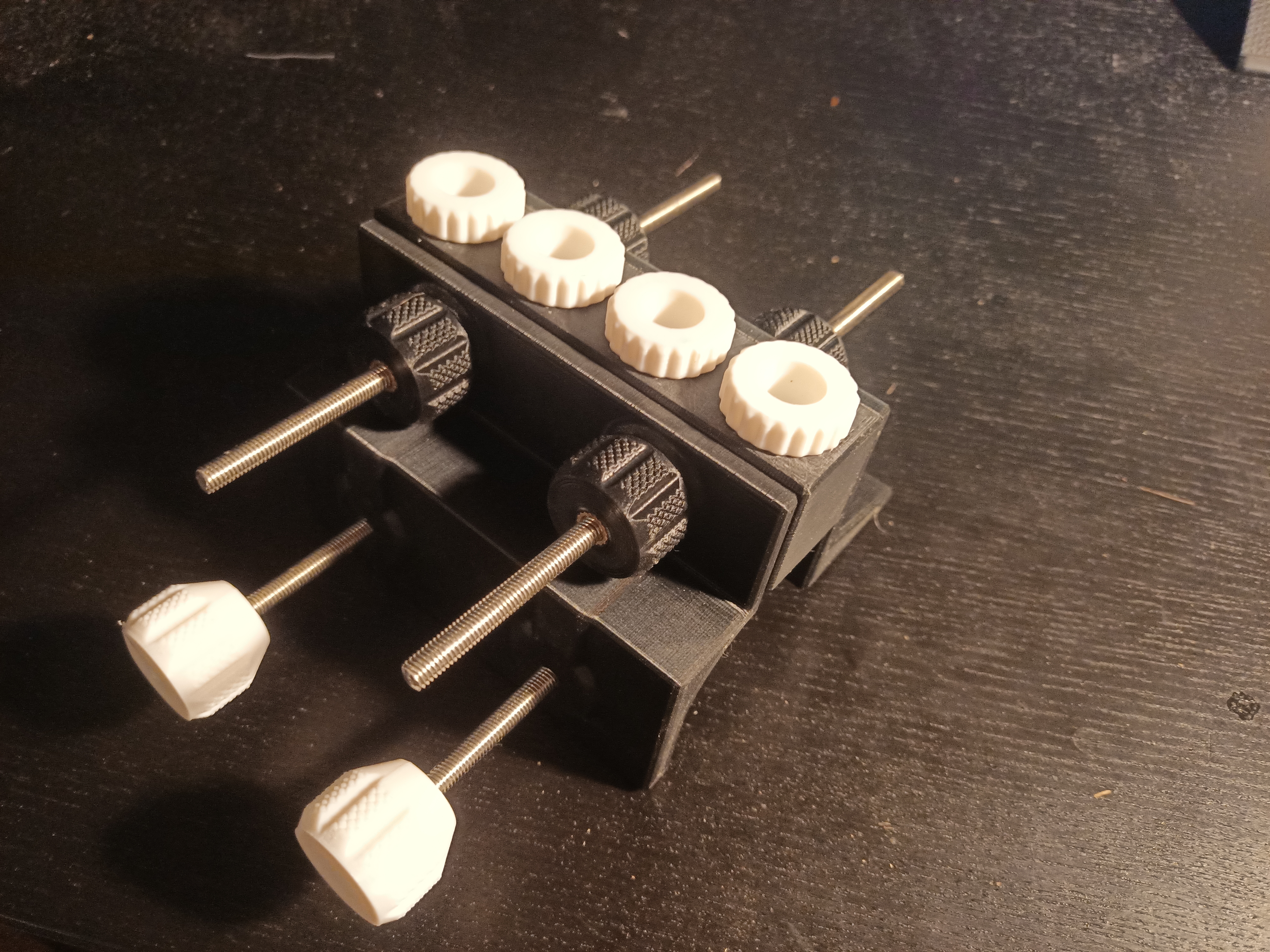 Dowel jig