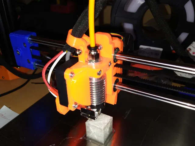 Hotend mount for E3D v6 and compatible hotends for the MINI