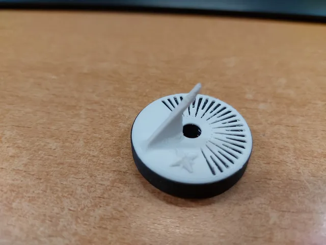 Record Adapter / Schallplattenadapter - Sun clock / Sonnenuhr