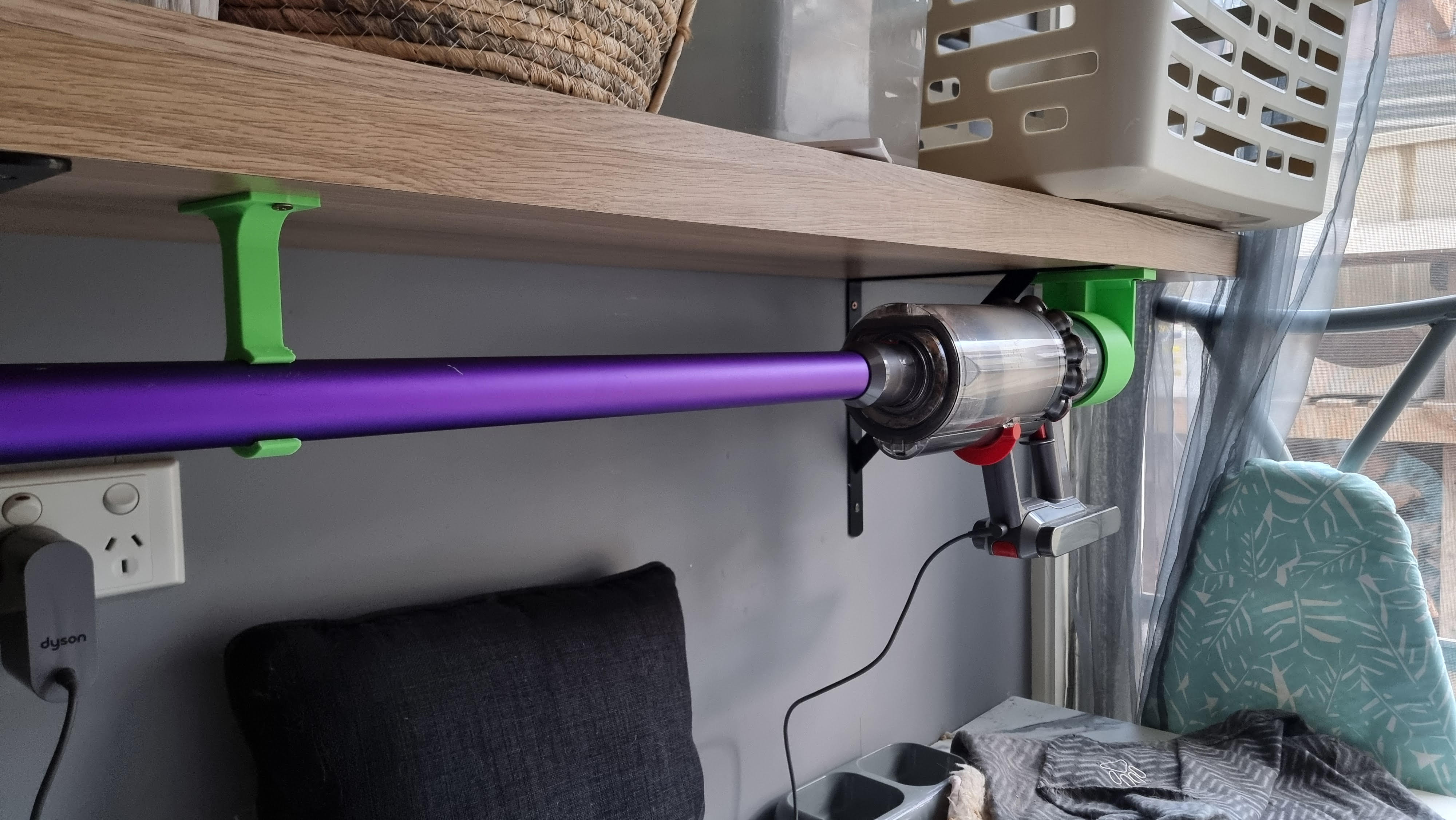 Dyson V11 & V15 Undershelf Mount