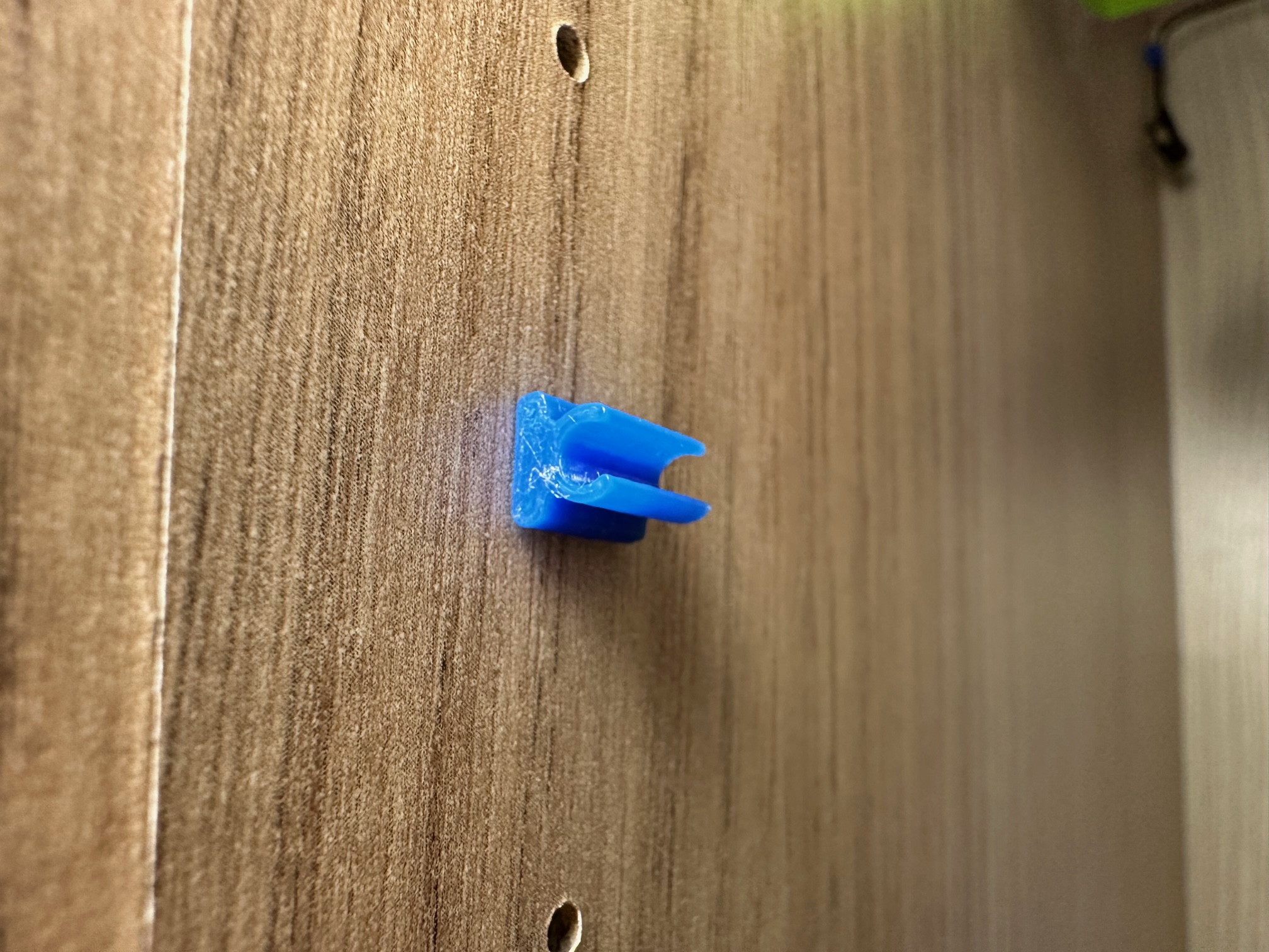 Parametric Cable Holder With Pin