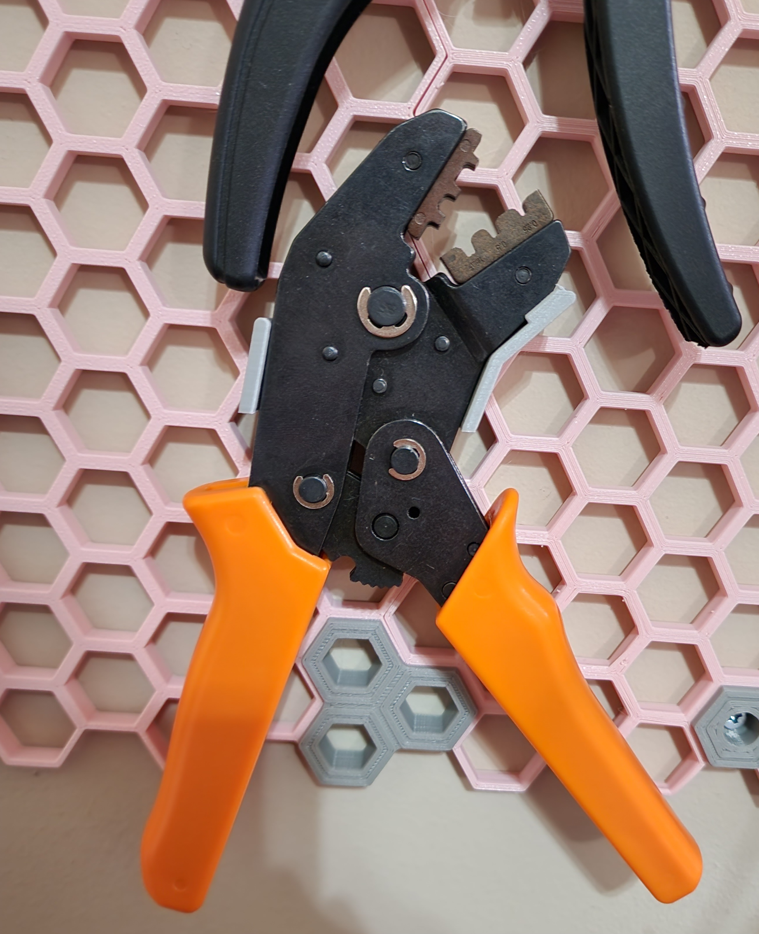Multiboard/HSW crimper mount