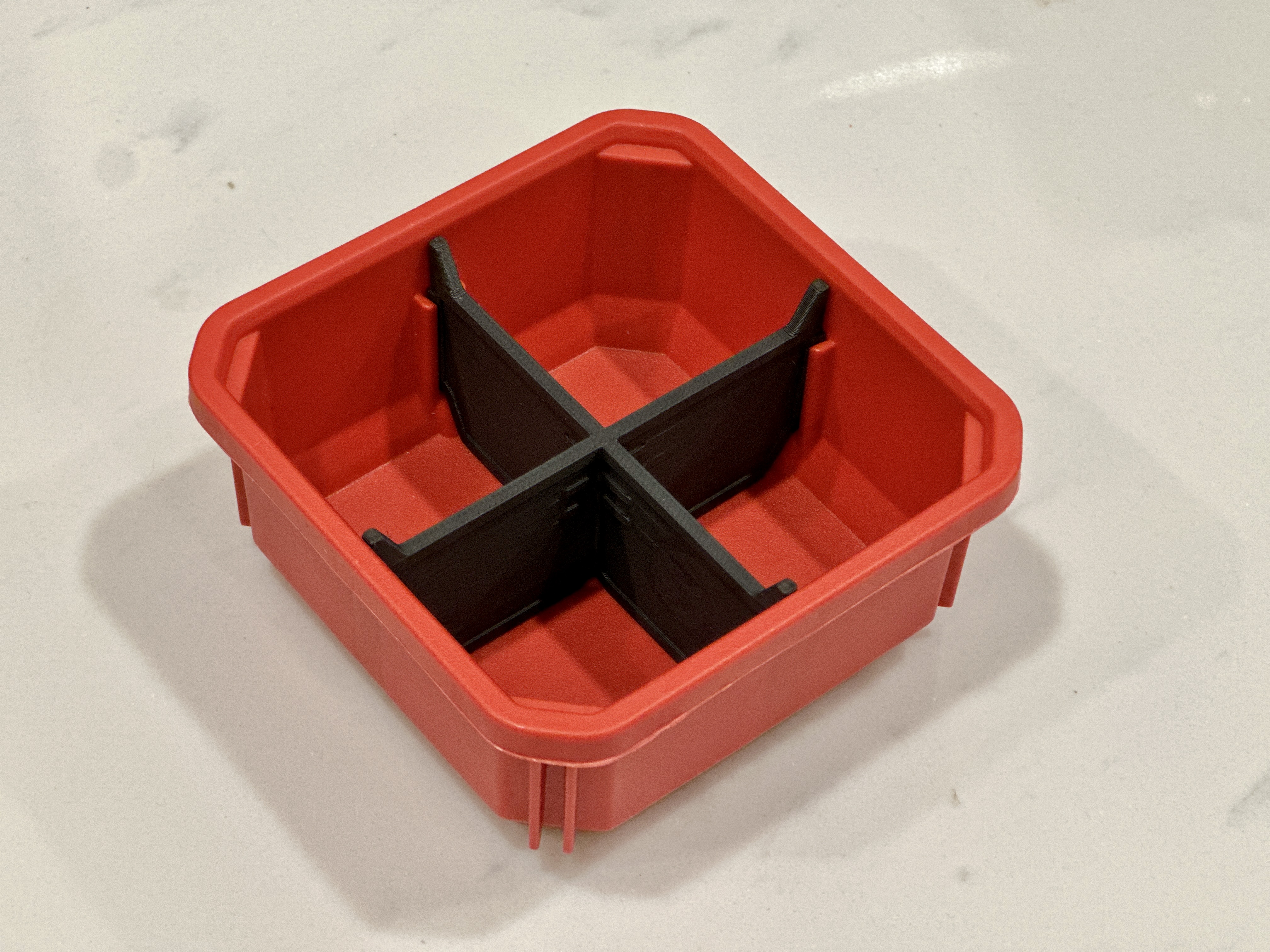 Milwaukee Slim Packout bin cross divider