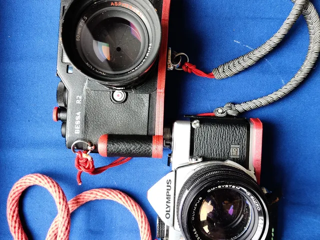 Voigtlander Bessa Rx half grip