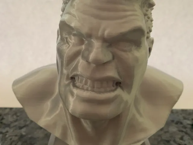 Hulk Bust Büste