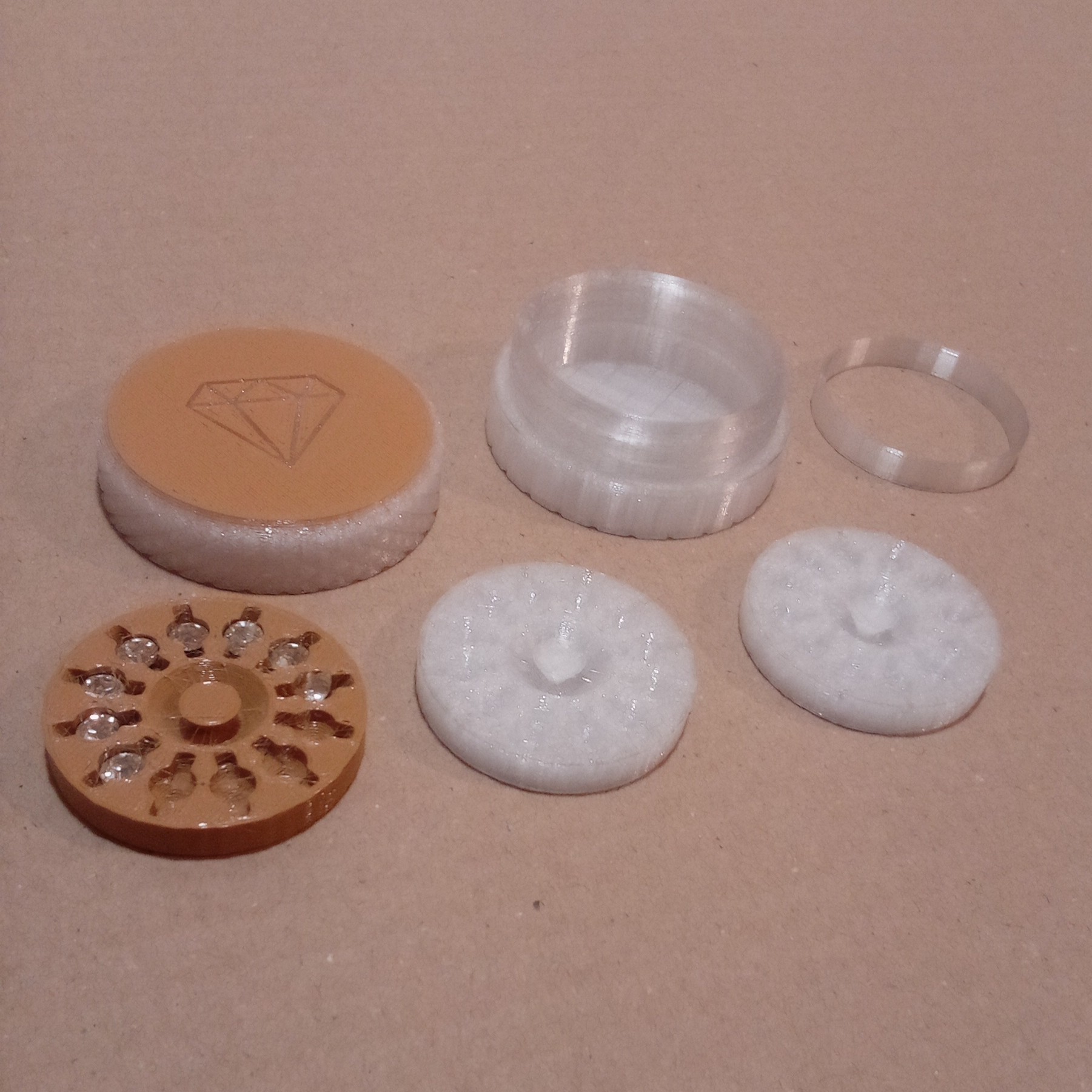 Box with inserts for 0.4 - 0.5 ct diamonds or small jewelry