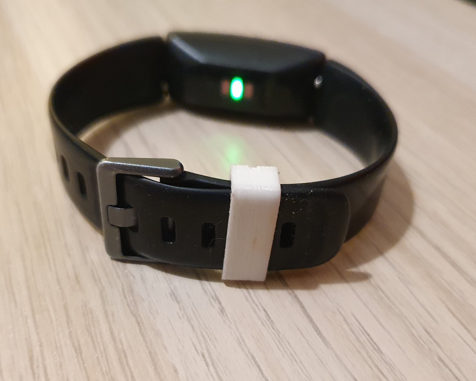 Fitbit Inspire HR band holder / loop by monsoonery Download free STL