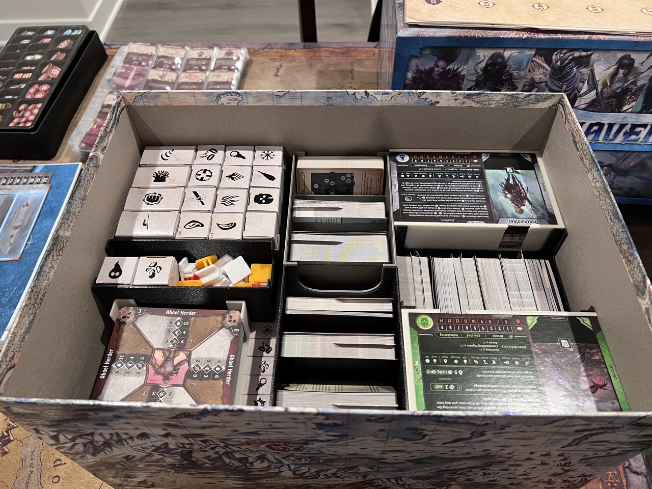 Frosthaven Organizer
