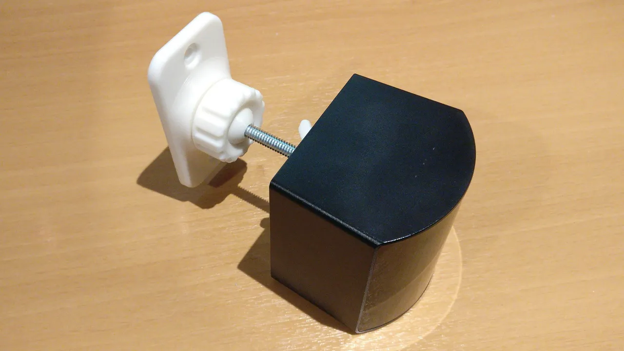 HTC Vive Adjustable Lighthouse/Base-Station Wall Mounts by