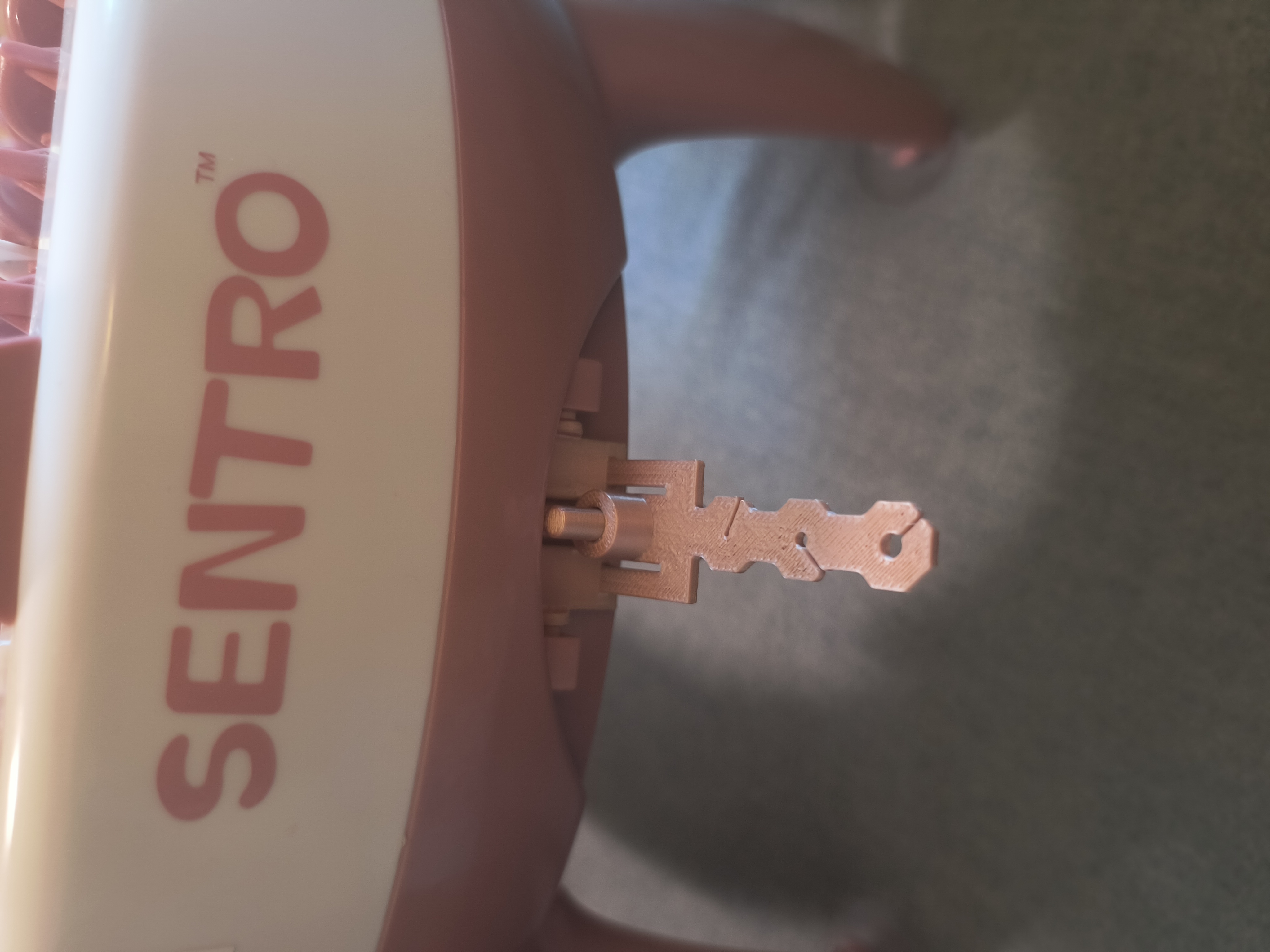 Sentro knitting machine tensioner