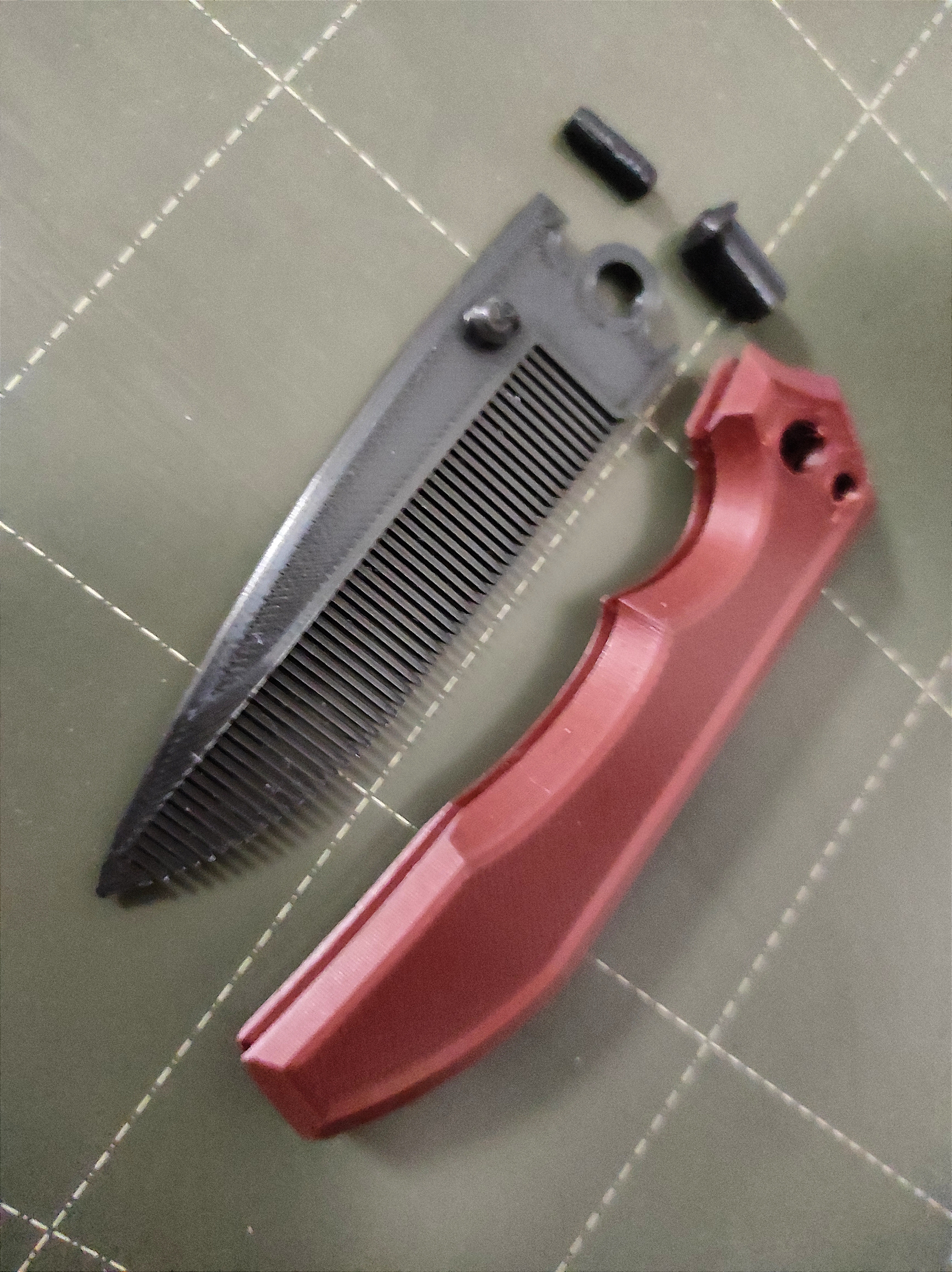 Miniatura 8 do modelo 3D Folding Comb Knife