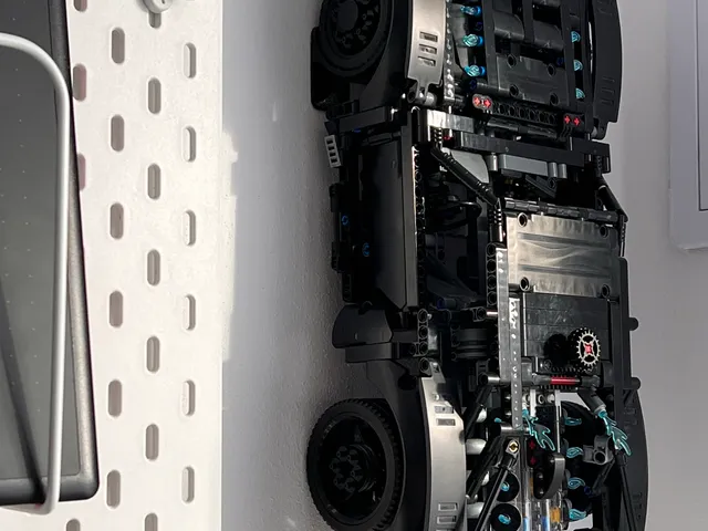 LEGO 42127 Batman - Batmobile - Wall mount